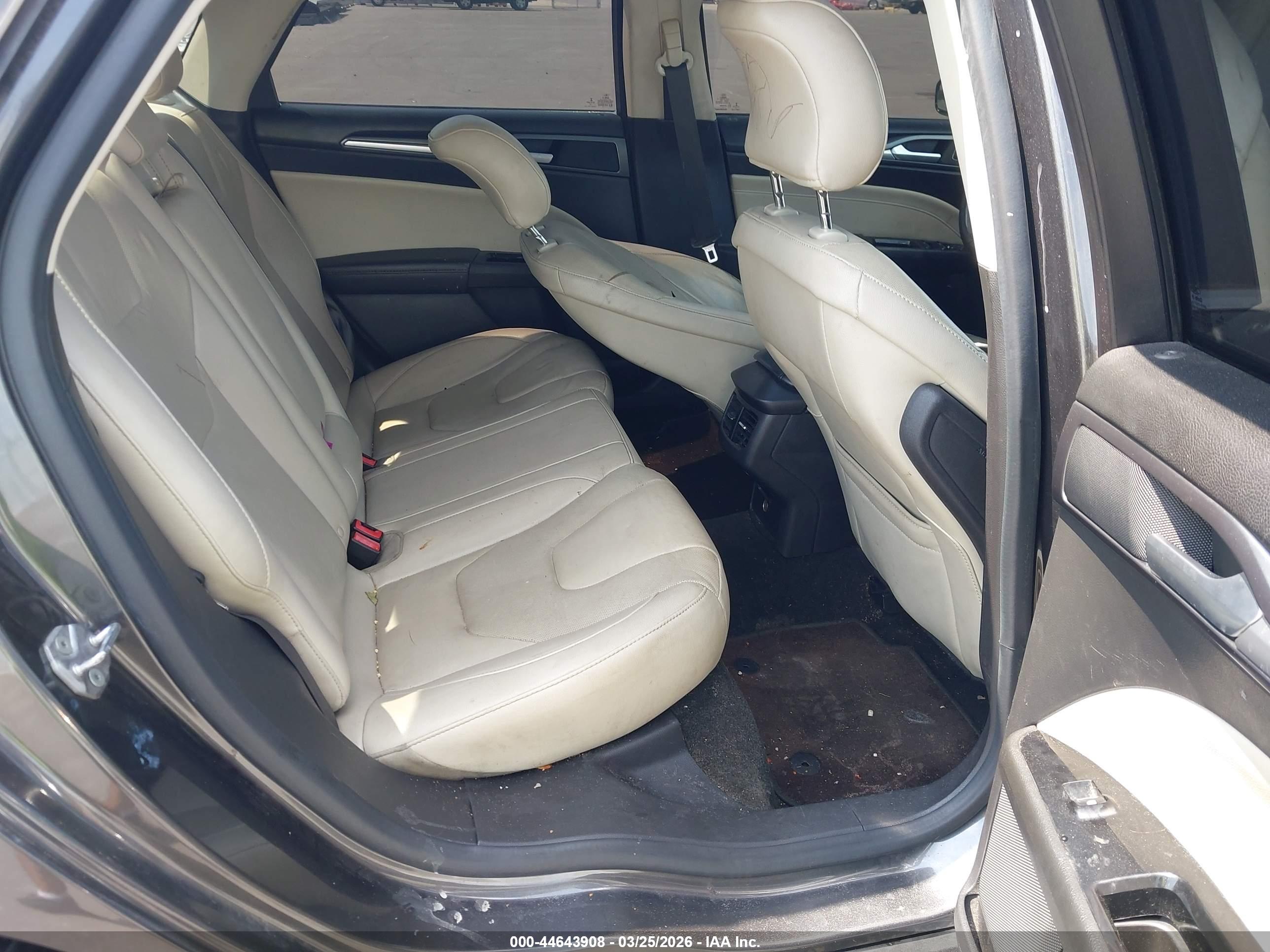 FORD FUSION image 8