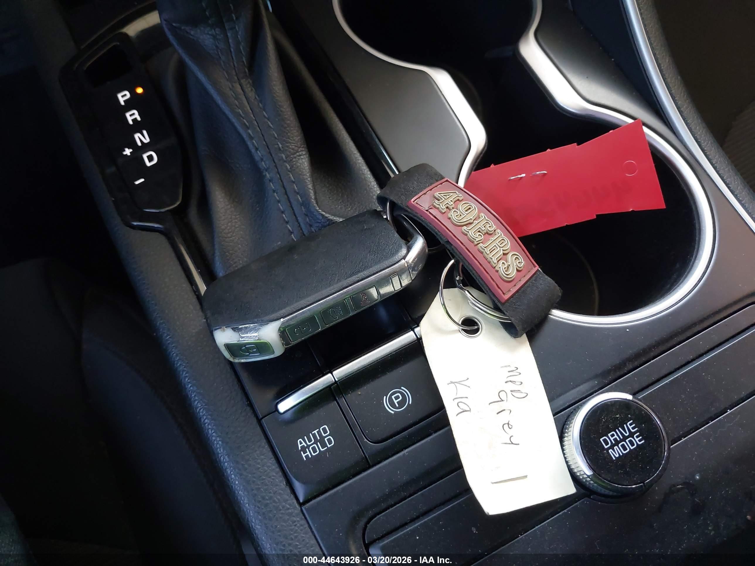 KIA K5 image 11