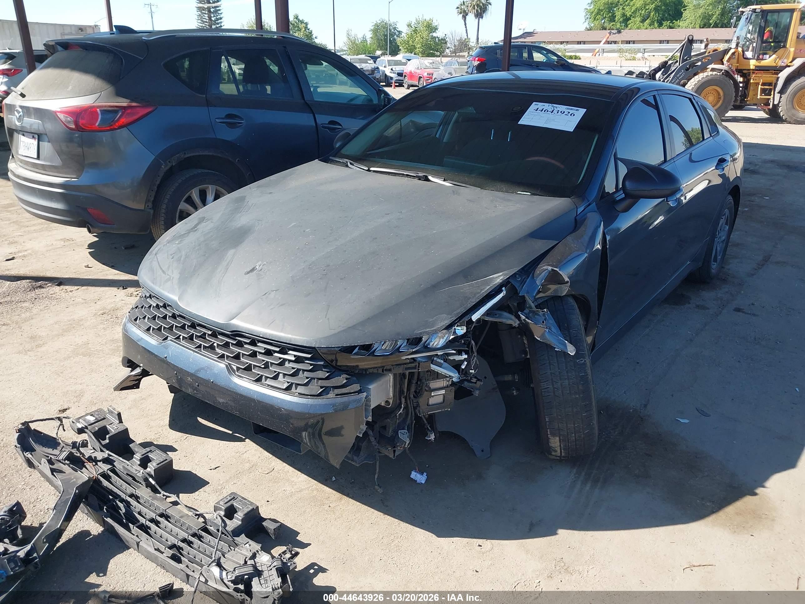 KIA K5 image 2