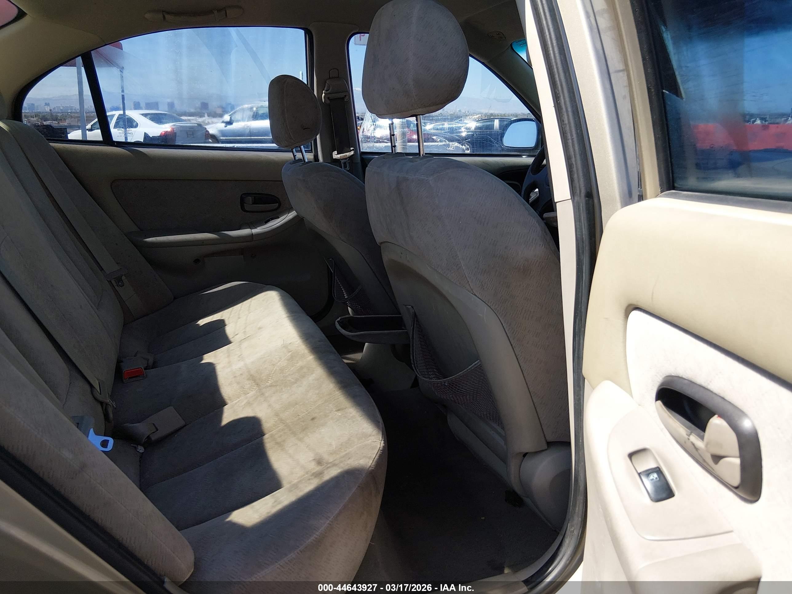 HYUNDAI ELANTRA image 8