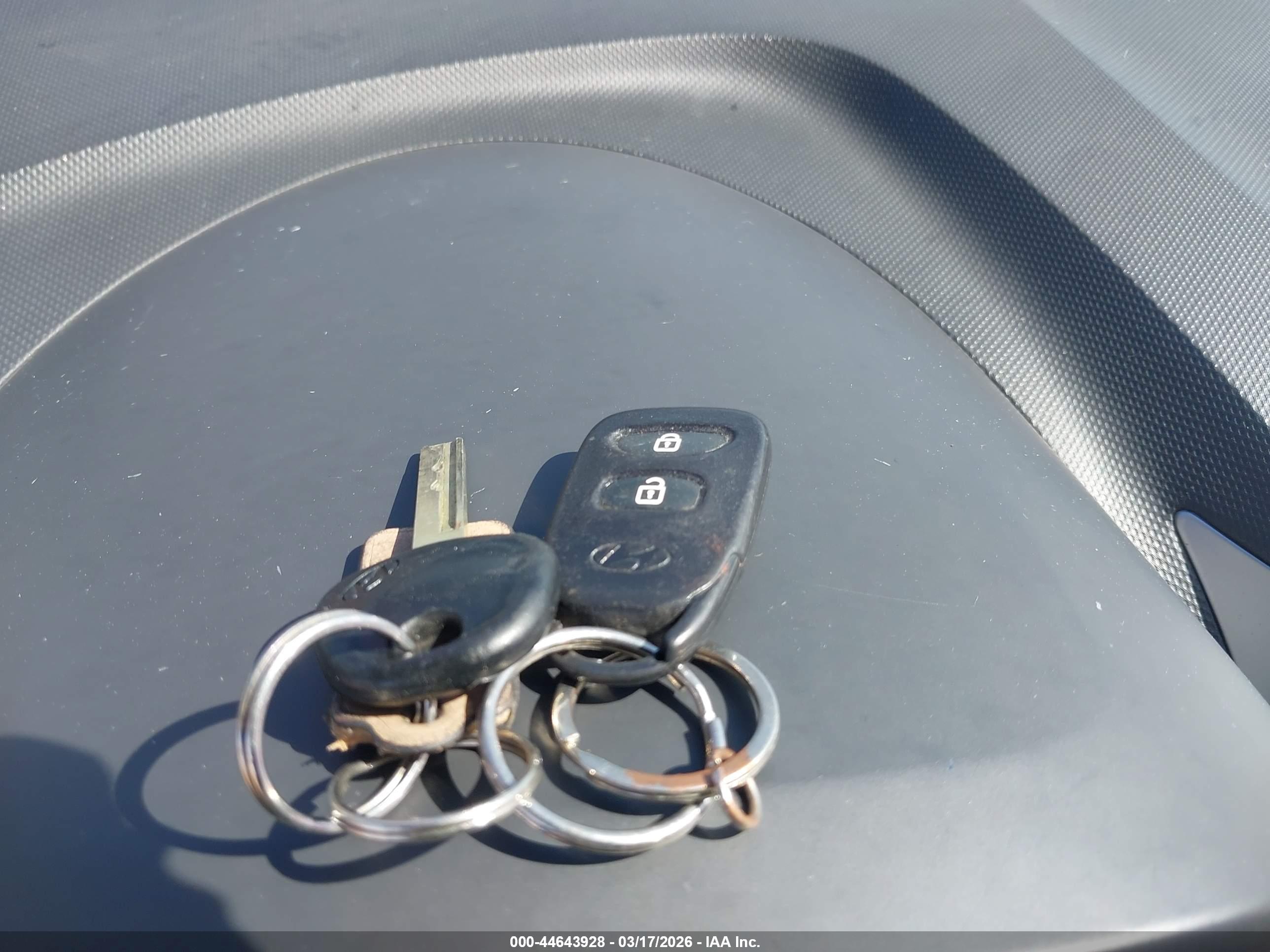 HYUNDAI ACCENT image 11