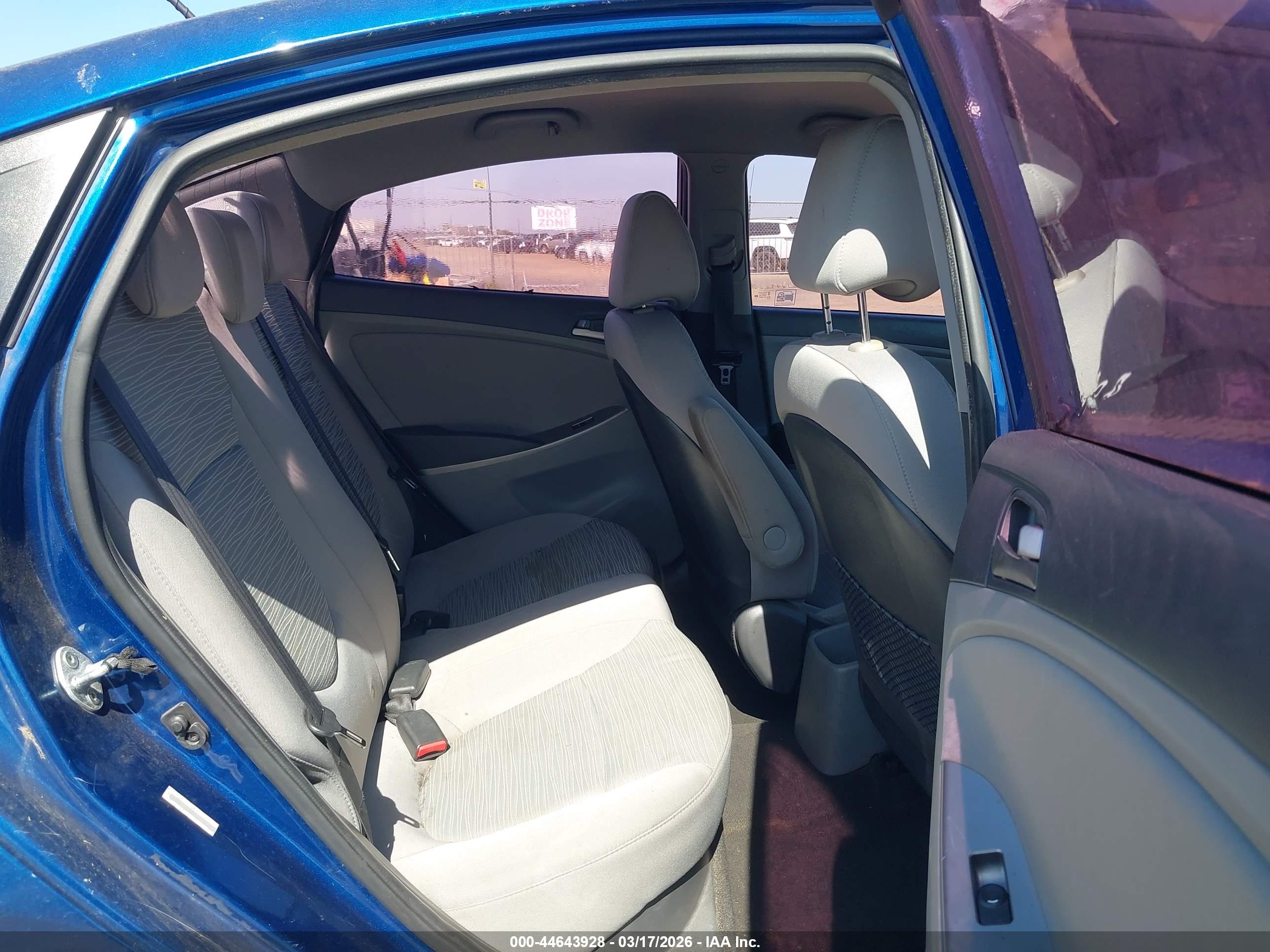 HYUNDAI ACCENT image 8