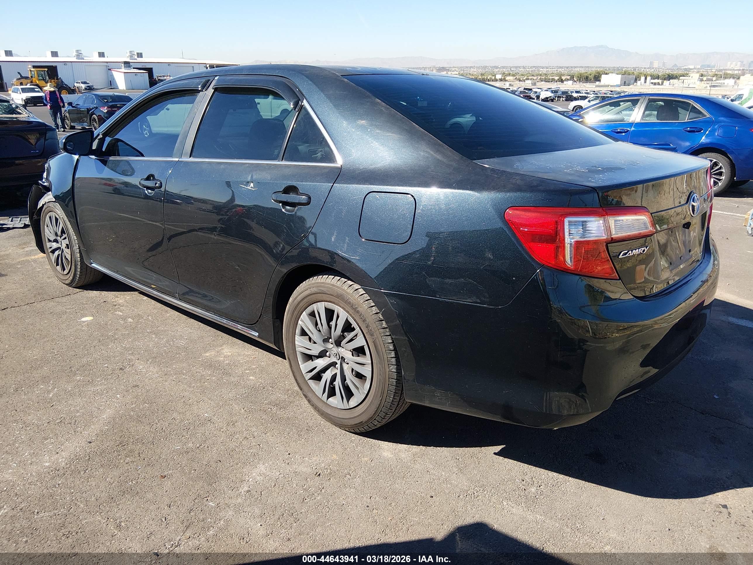 TOYOTA CAMRY image 3