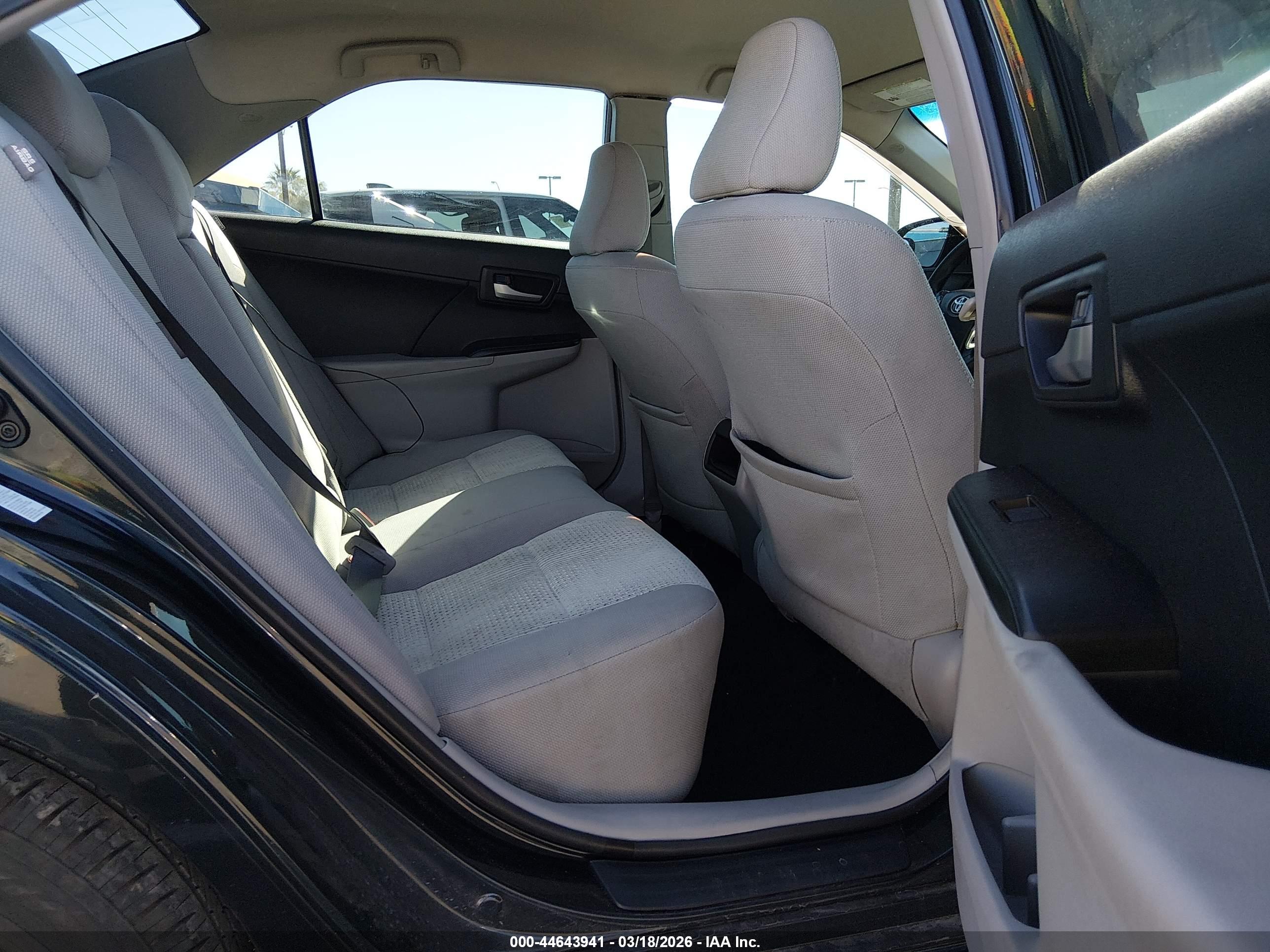 TOYOTA CAMRY image 8