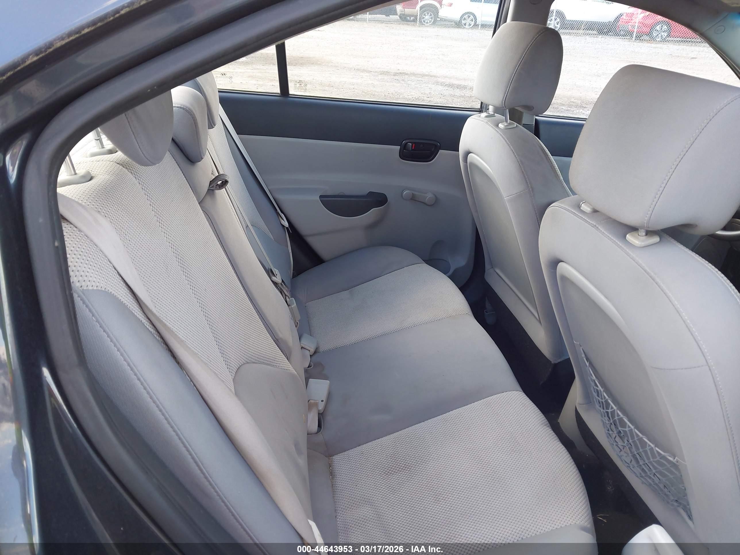 HYUNDAI ACCENT image 8