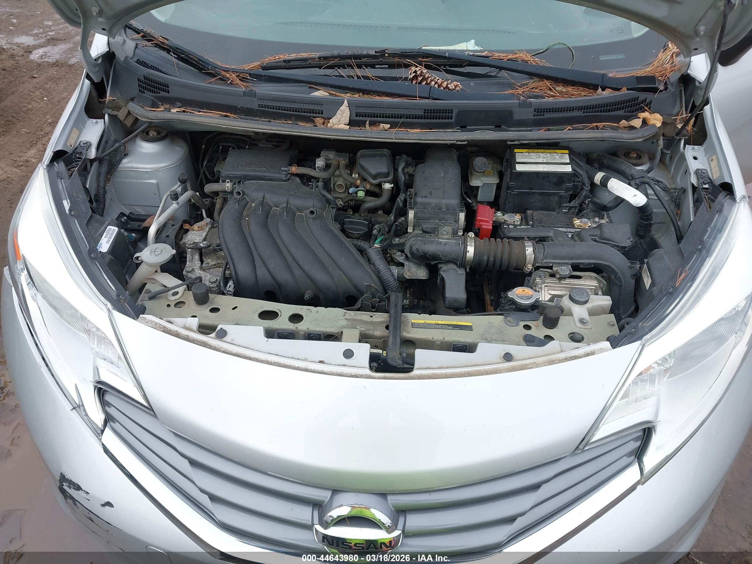 NISSAN VERSA image 10