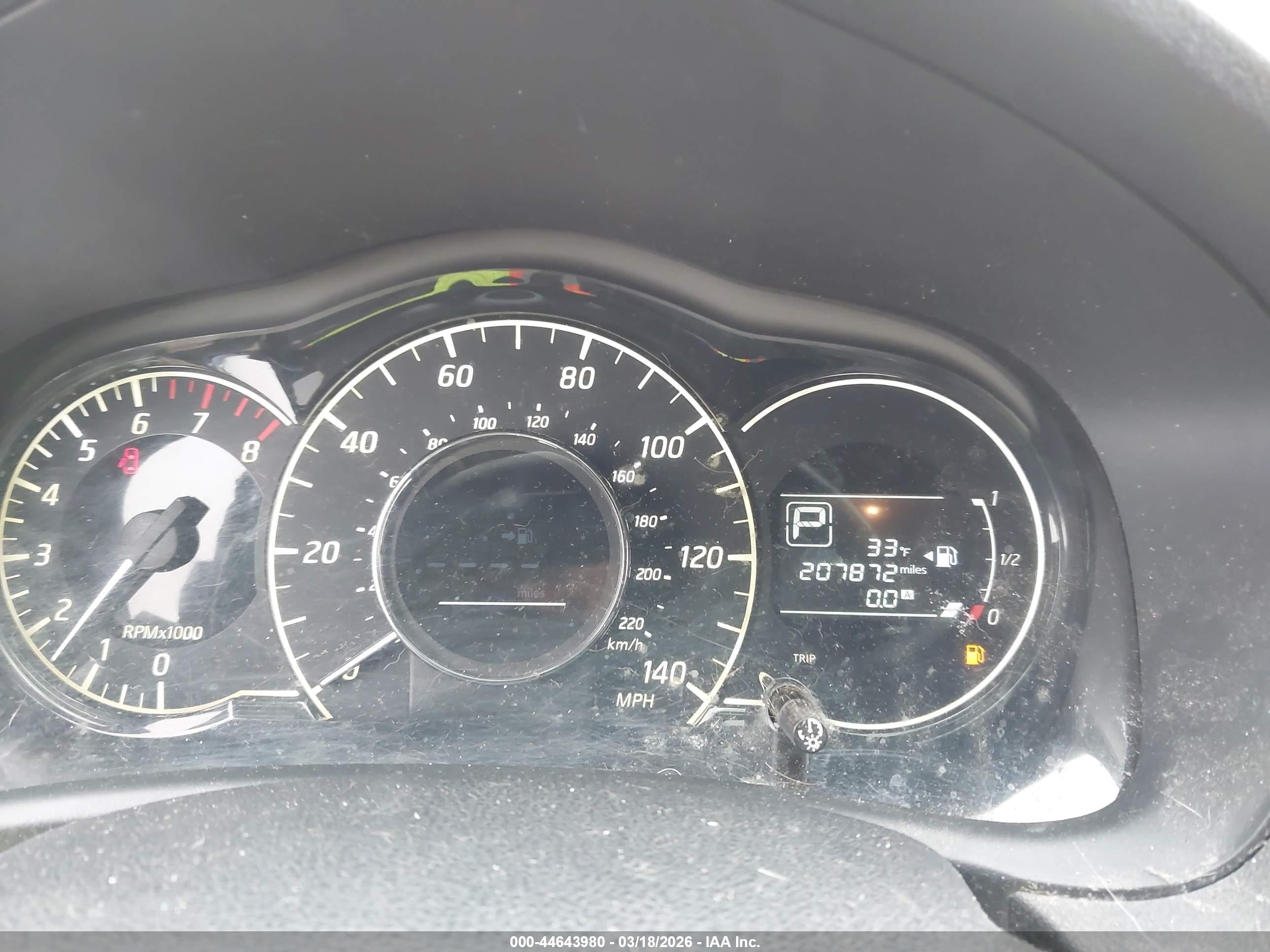 NISSAN VERSA image 7