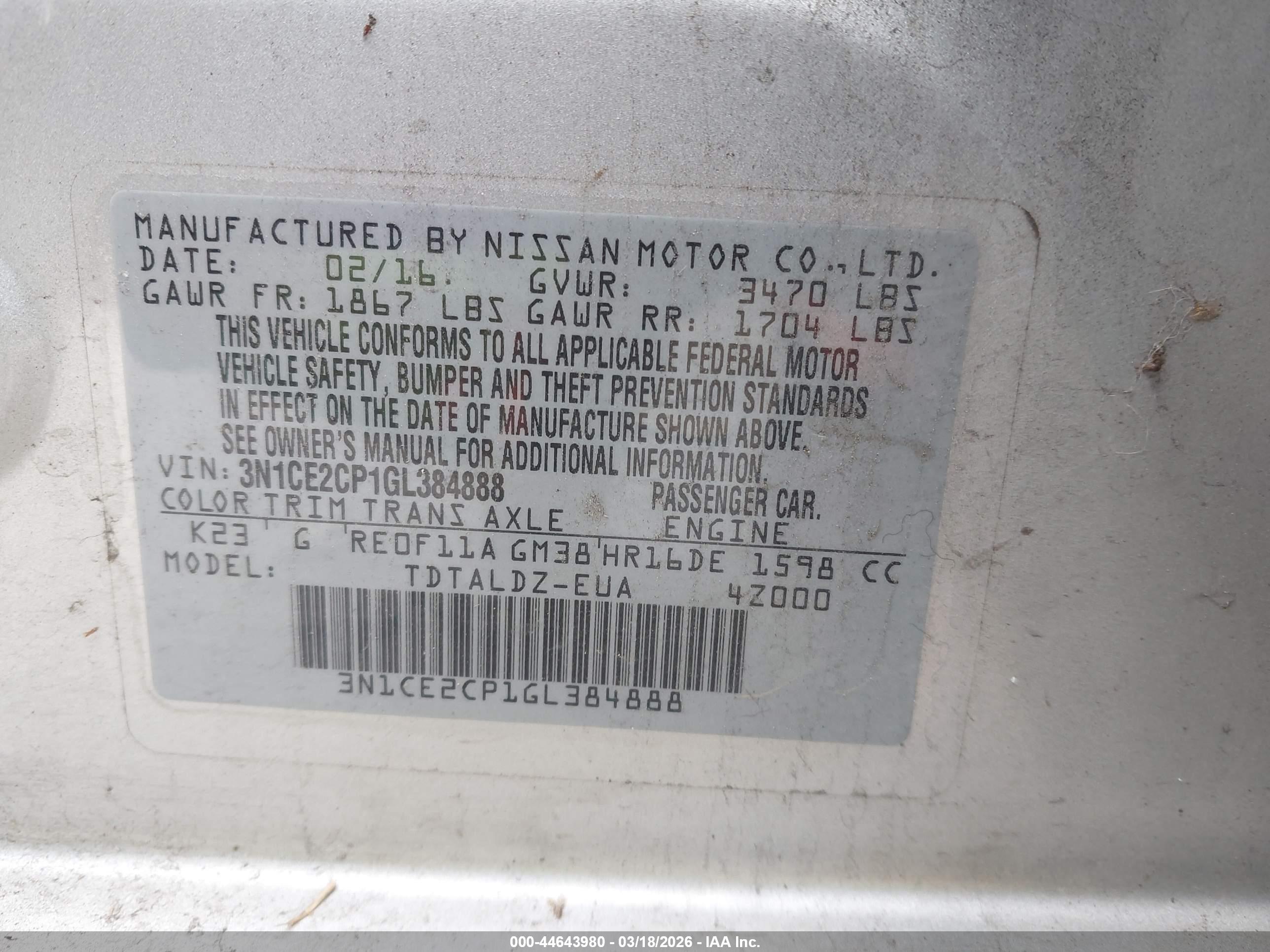 NISSAN VERSA image 9
