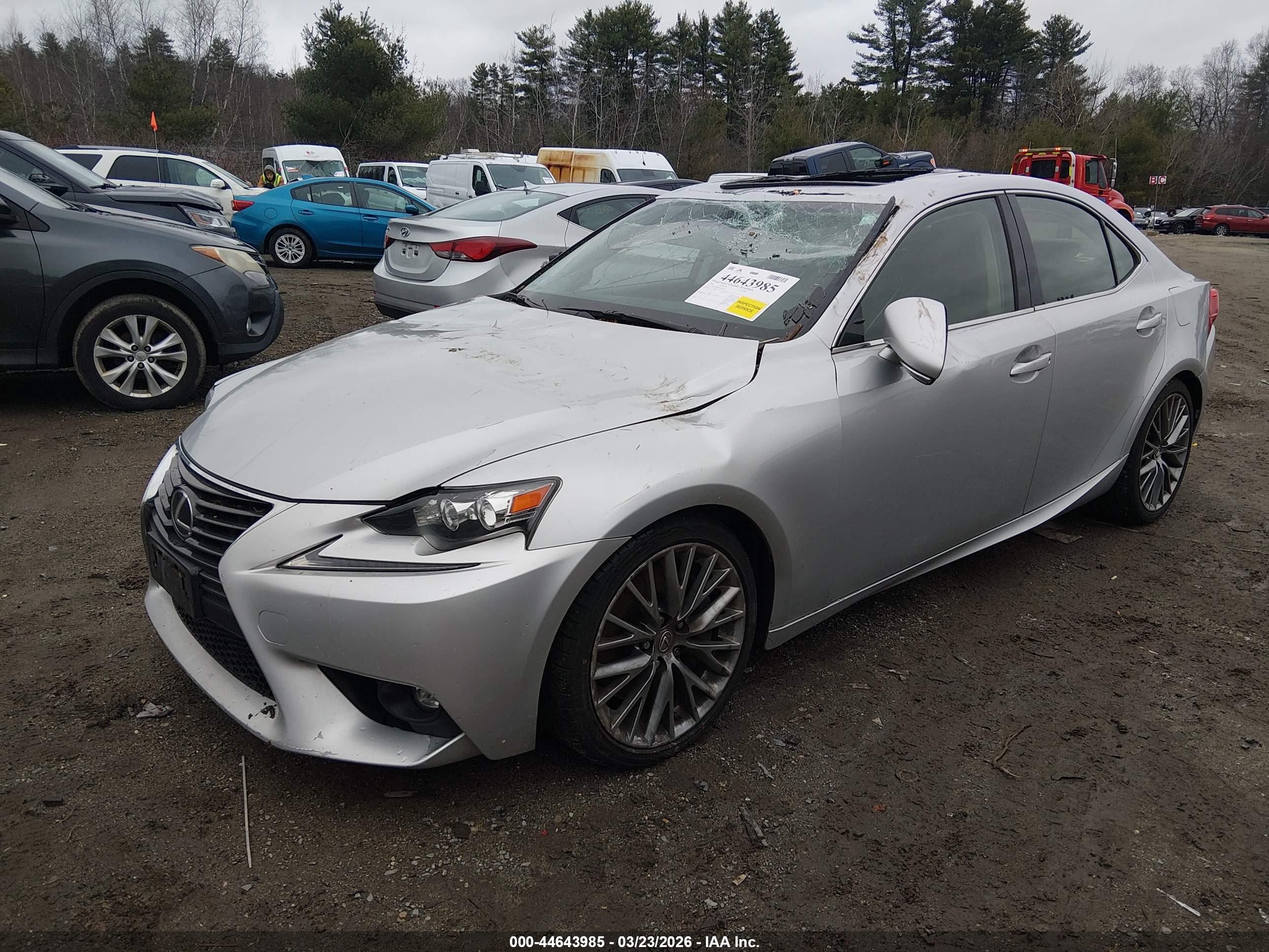 LEXUS IS image 2