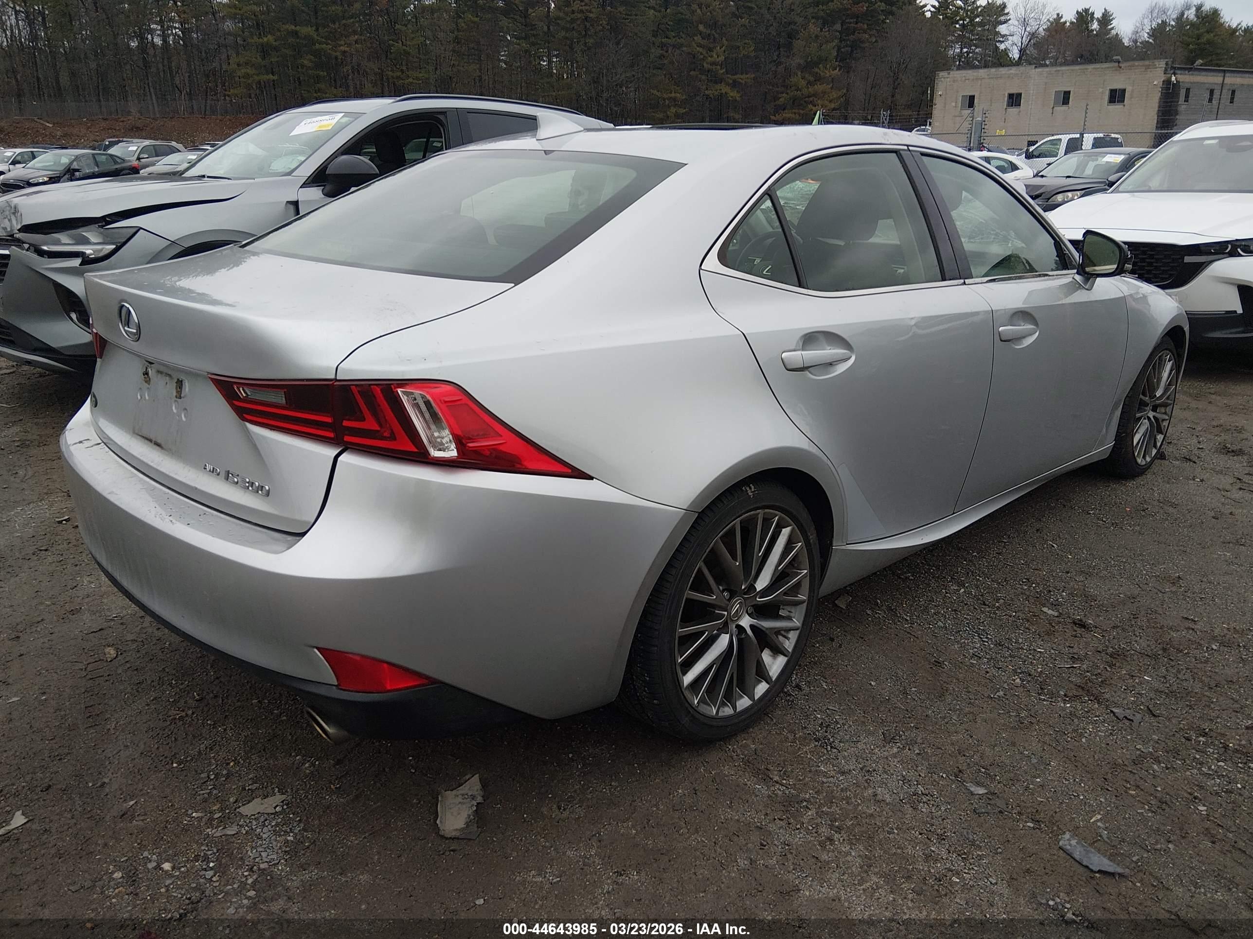 LEXUS IS image 4