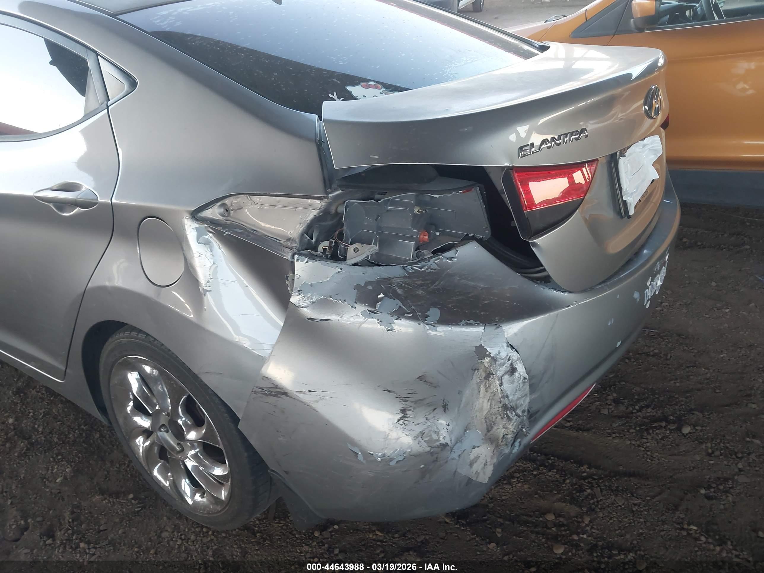 HYUNDAI ELANTRA image 6