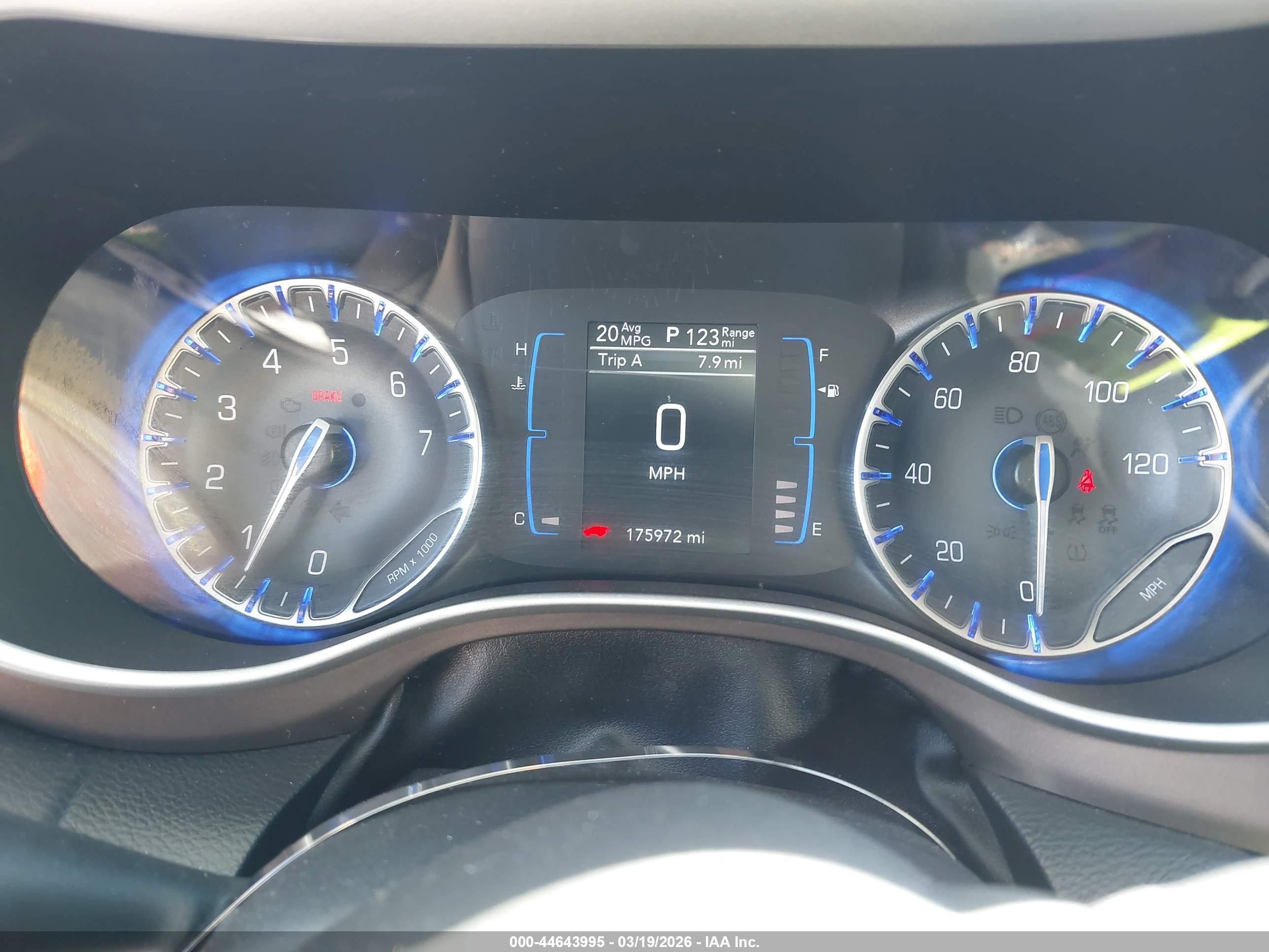 CHRYSLER PACIFICA image 7