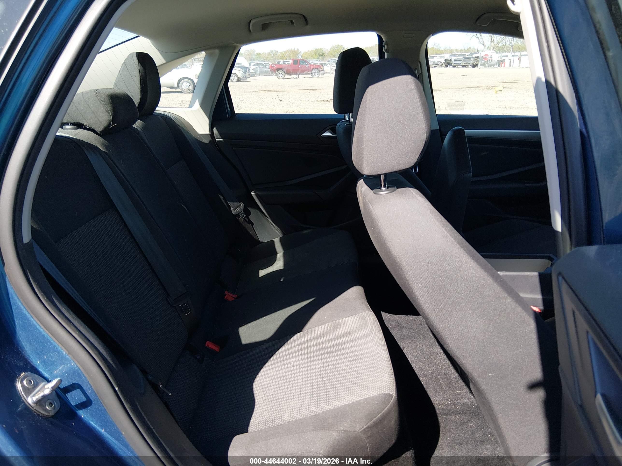 VOLKSWAGEN JETTA image 8