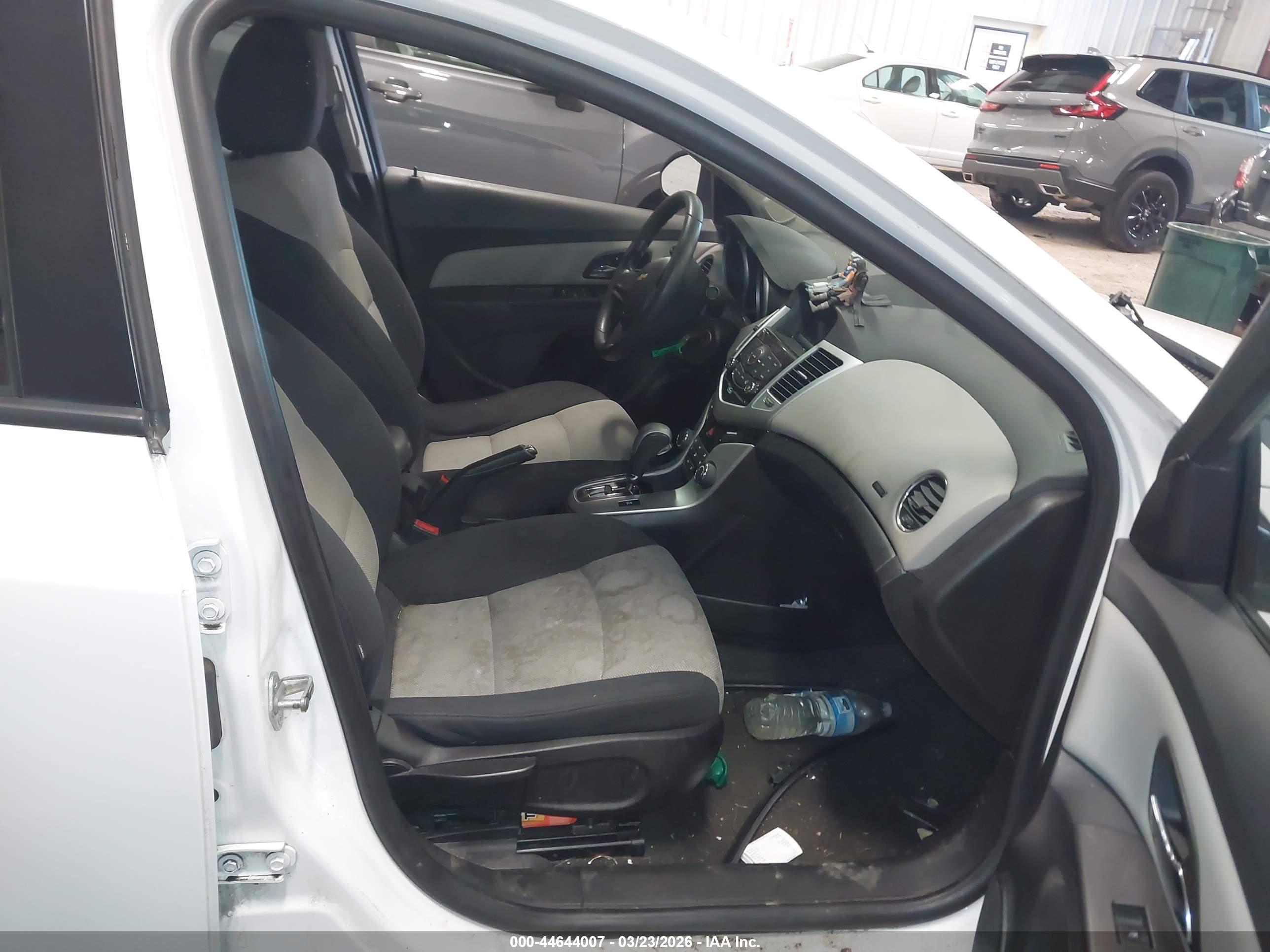 CHEVROLET CRUZE image 5