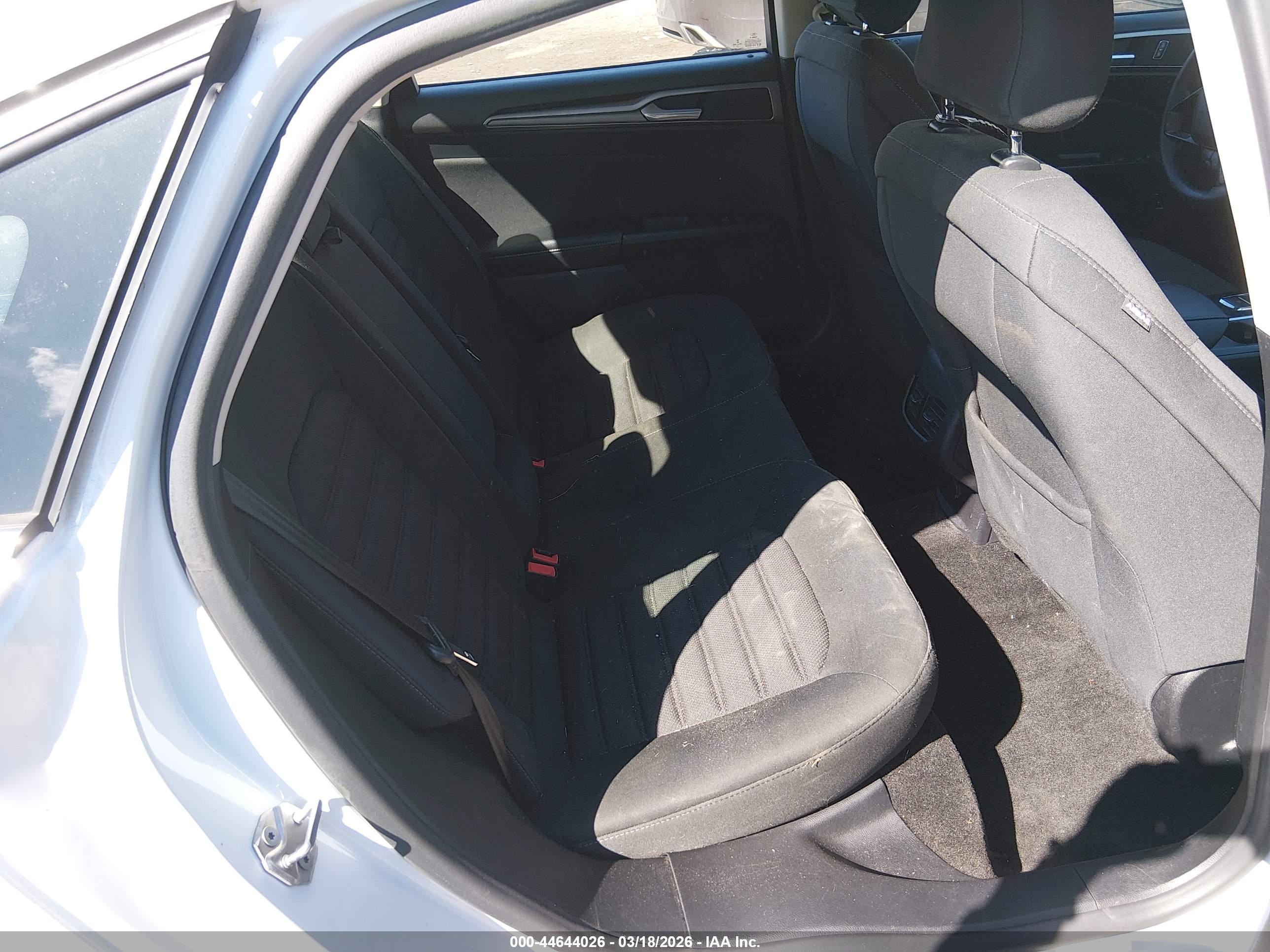 FORD FUSION image 8