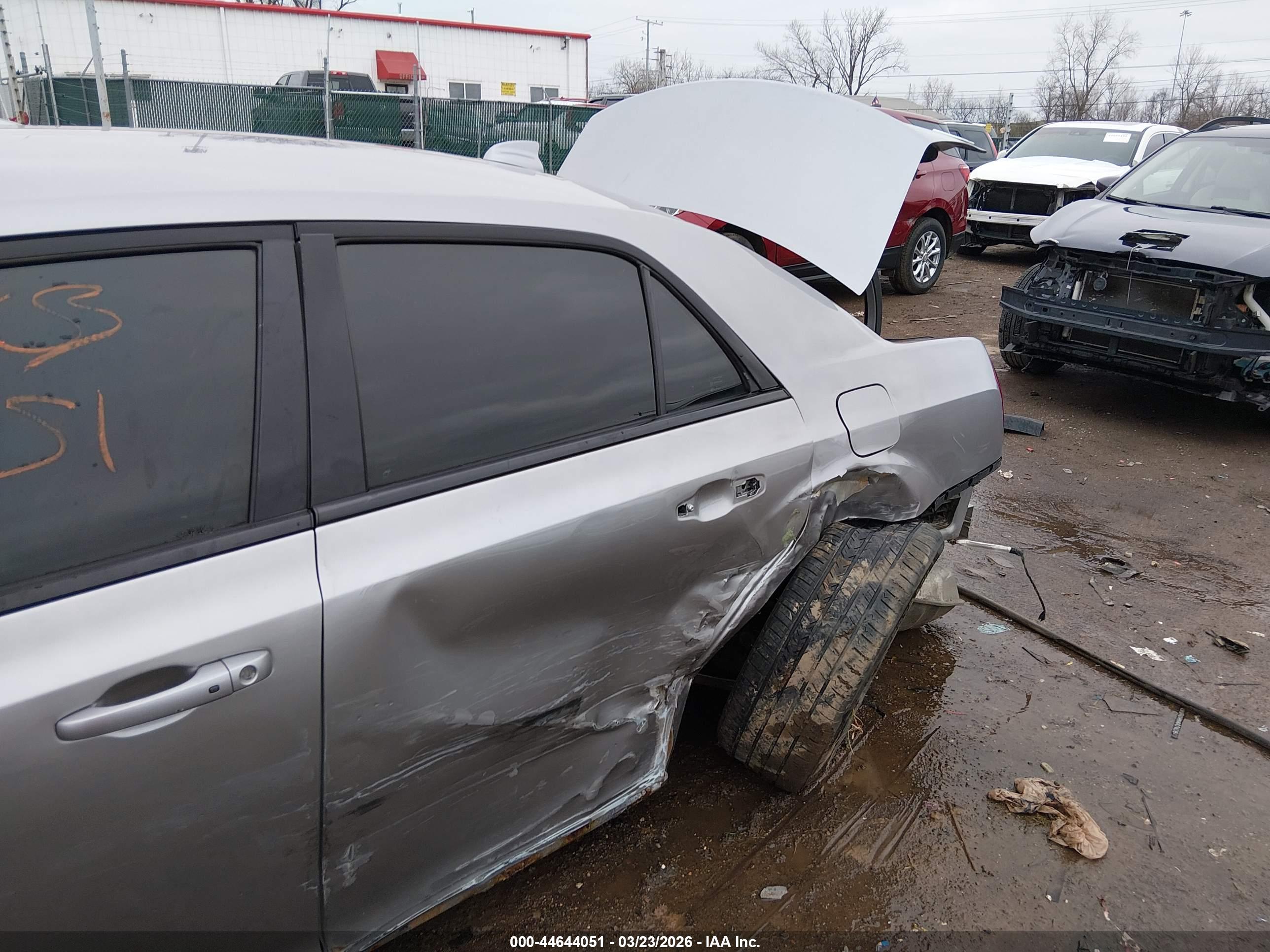 CHRYSLER 300 image 6