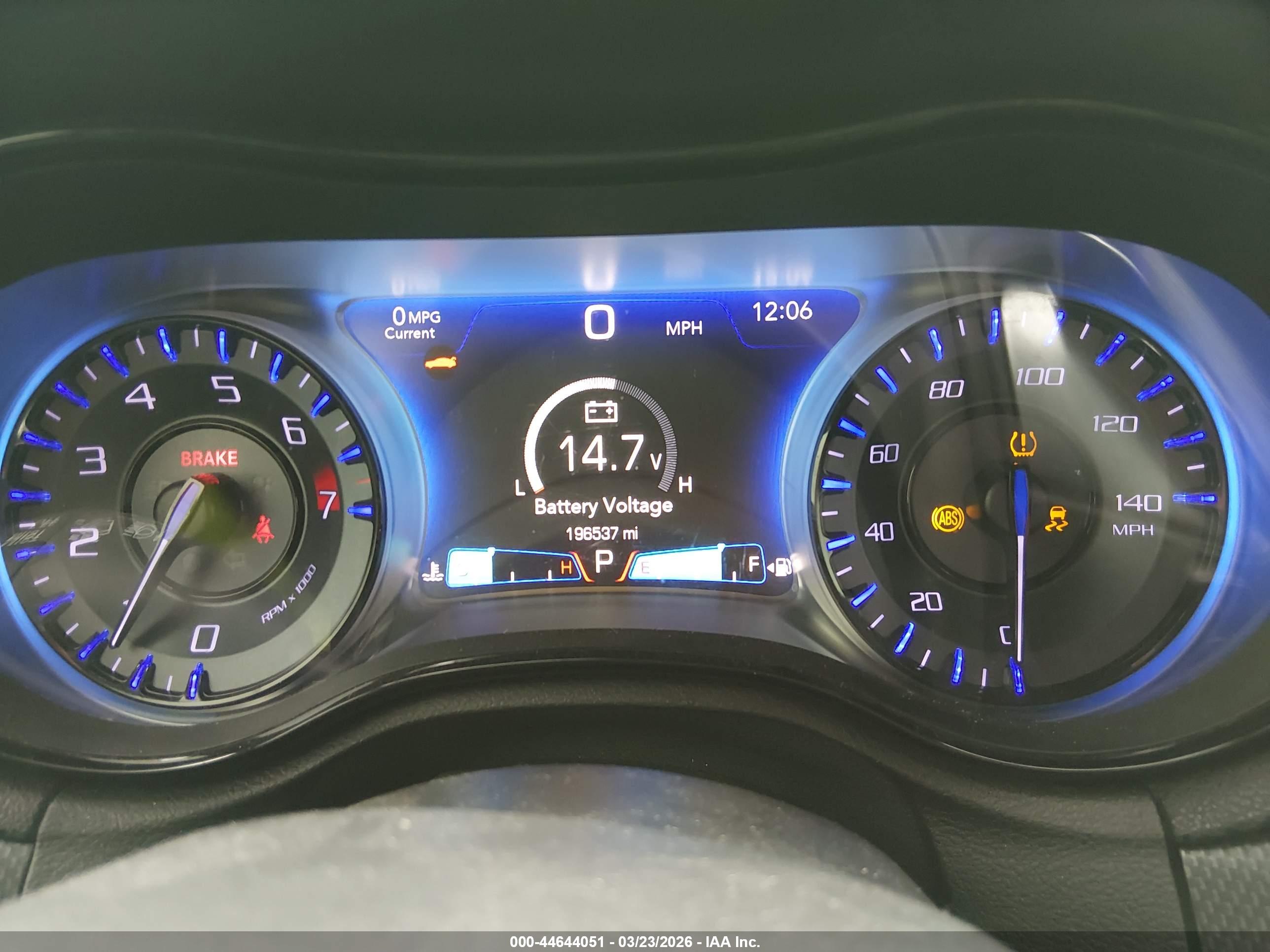 CHRYSLER 300 image 7