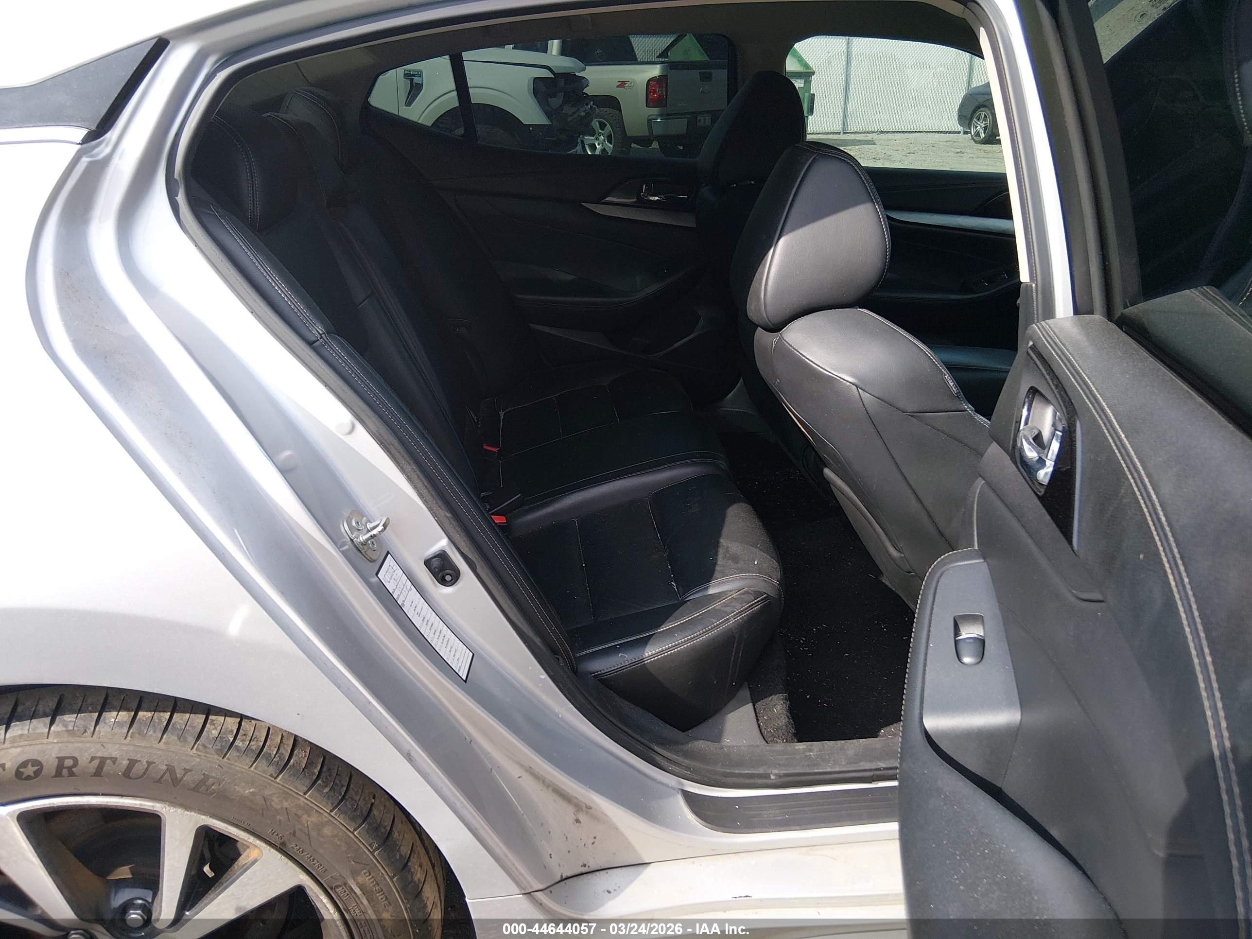 NISSAN MAXIMA image 8