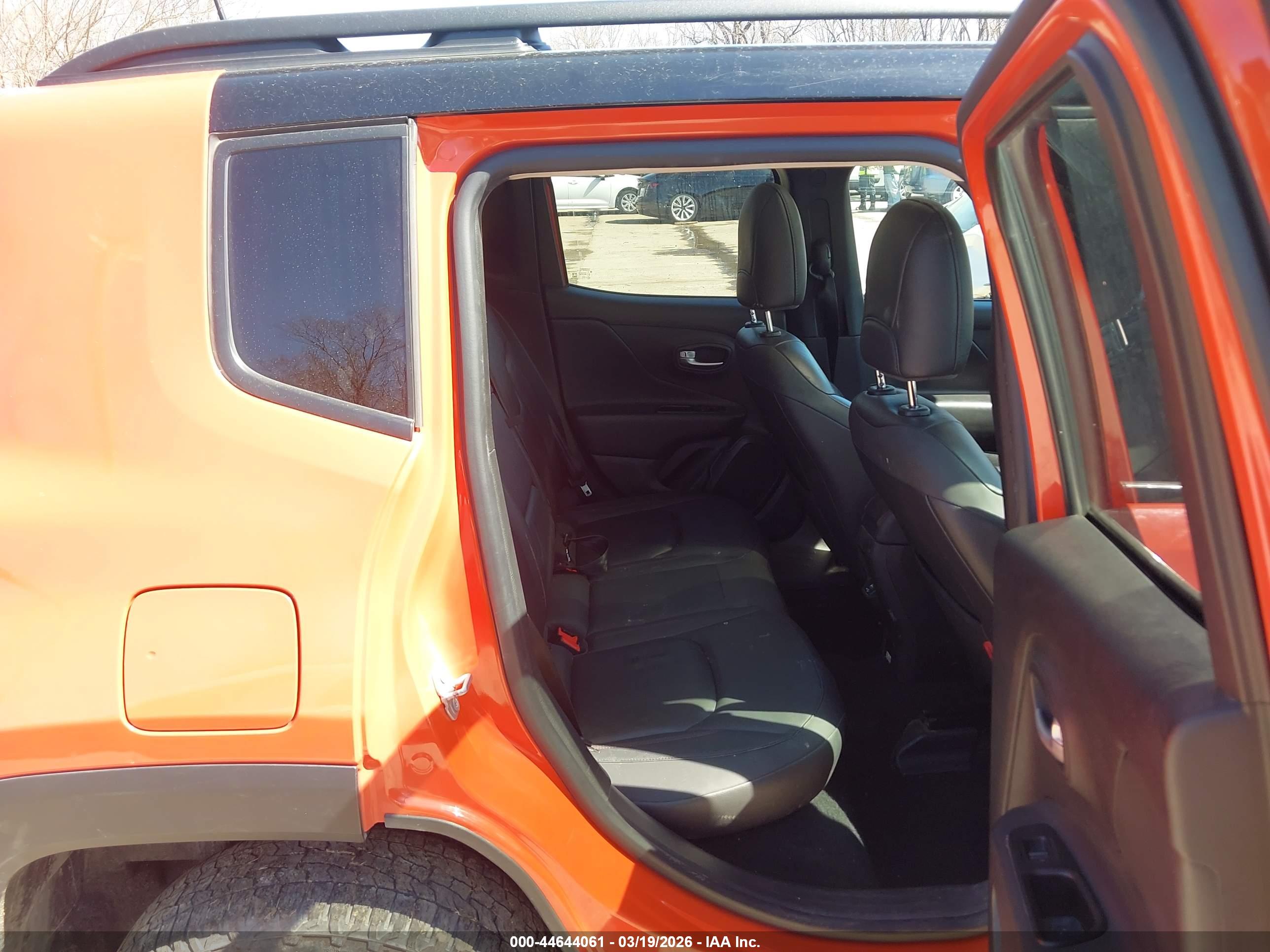 JEEP RENEGADE image 8