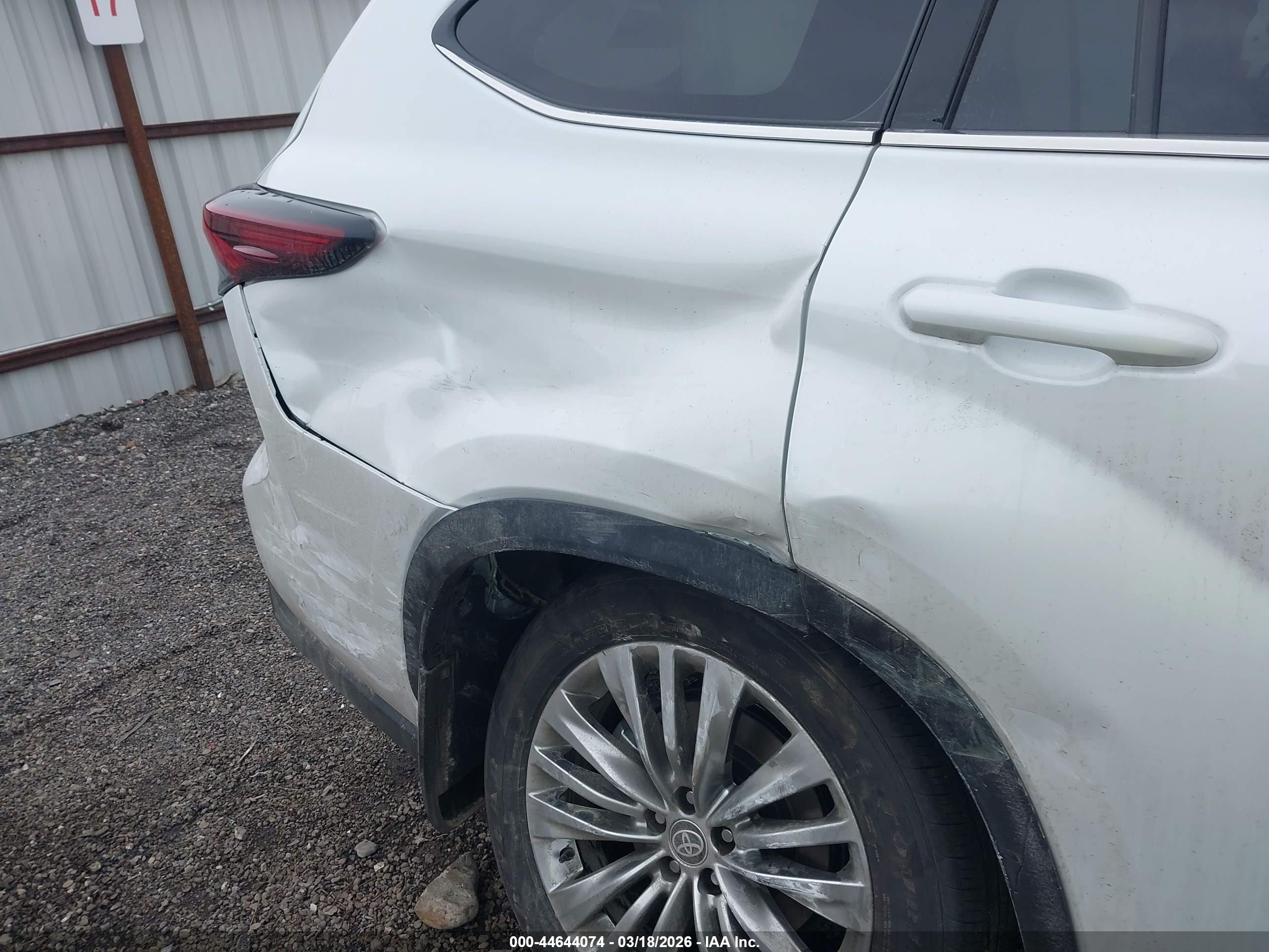 TOYOTA HIGHLANDER image 6