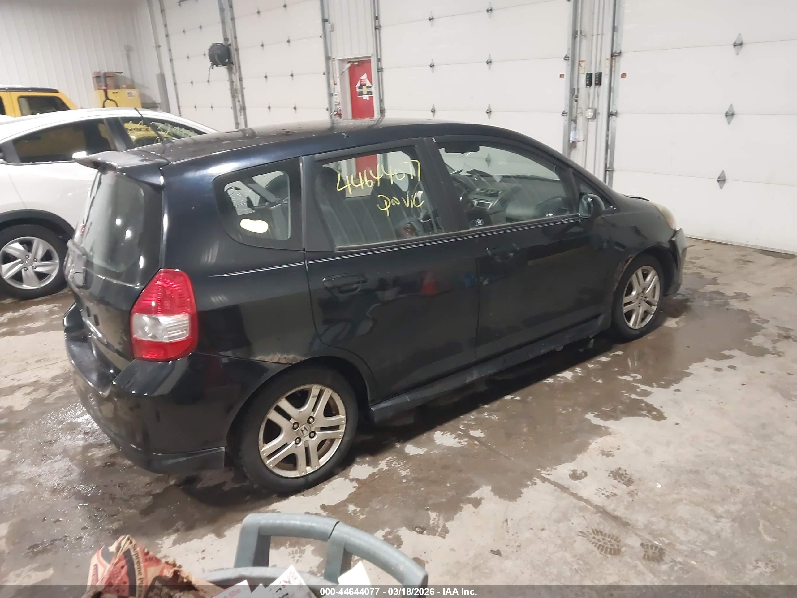 HONDA FIT image 4