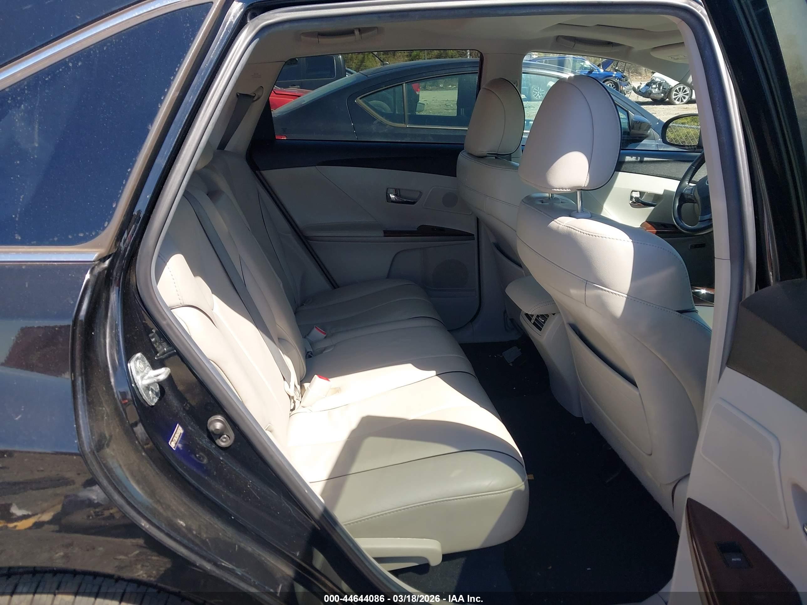 TOYOTA VENZA image 8