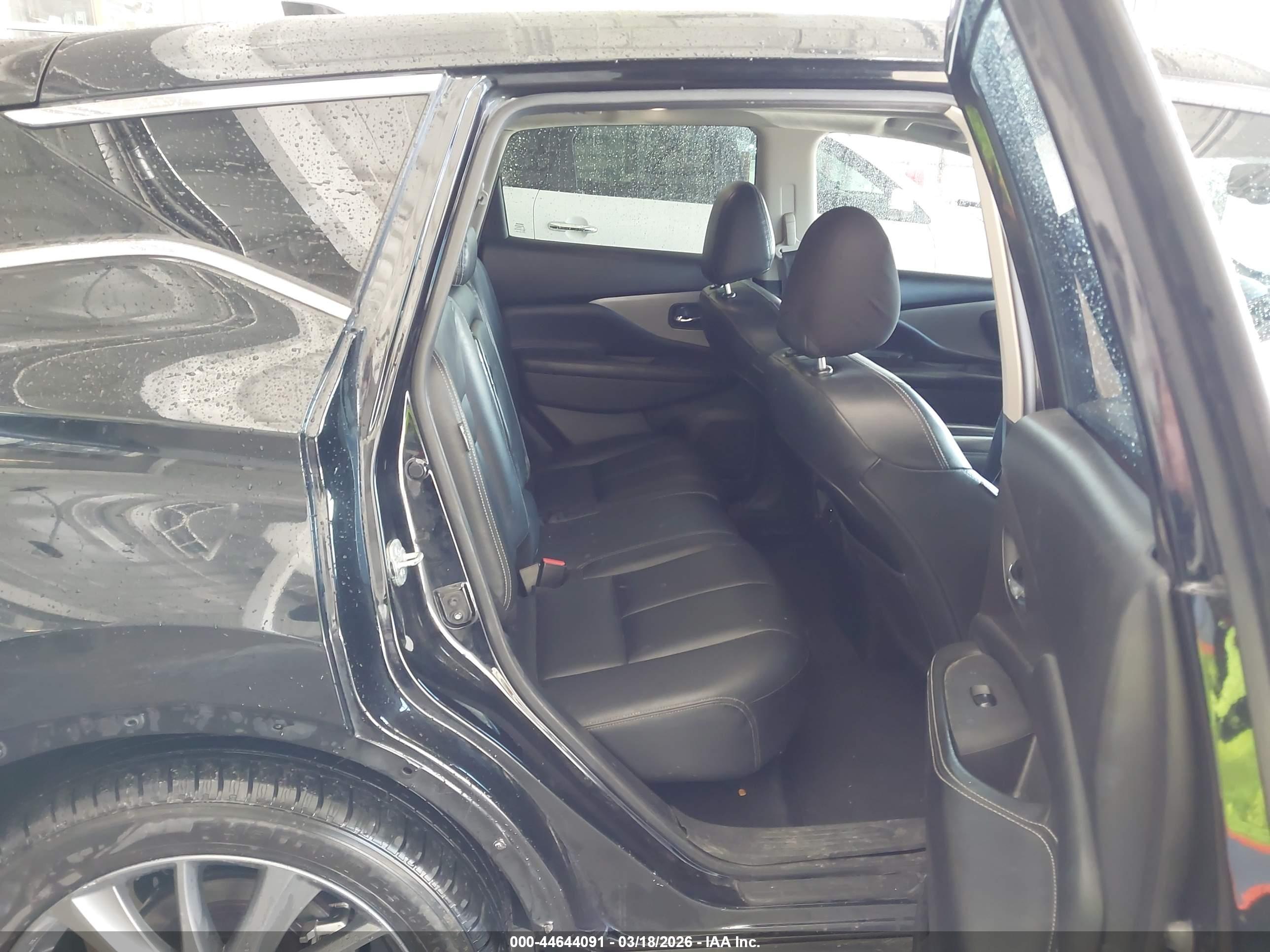 NISSAN MURANO image 8