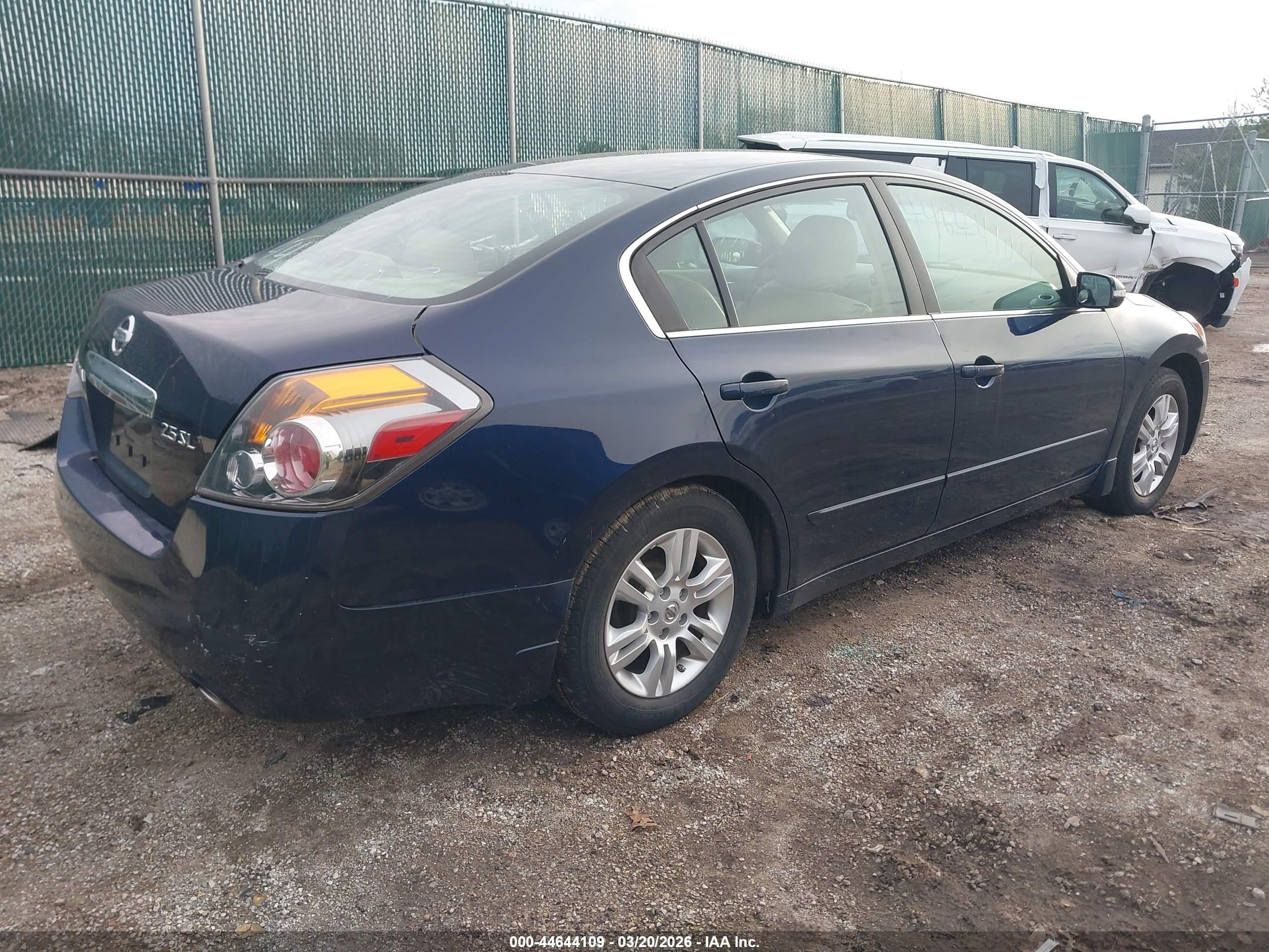 NISSAN ALTIMA image 4