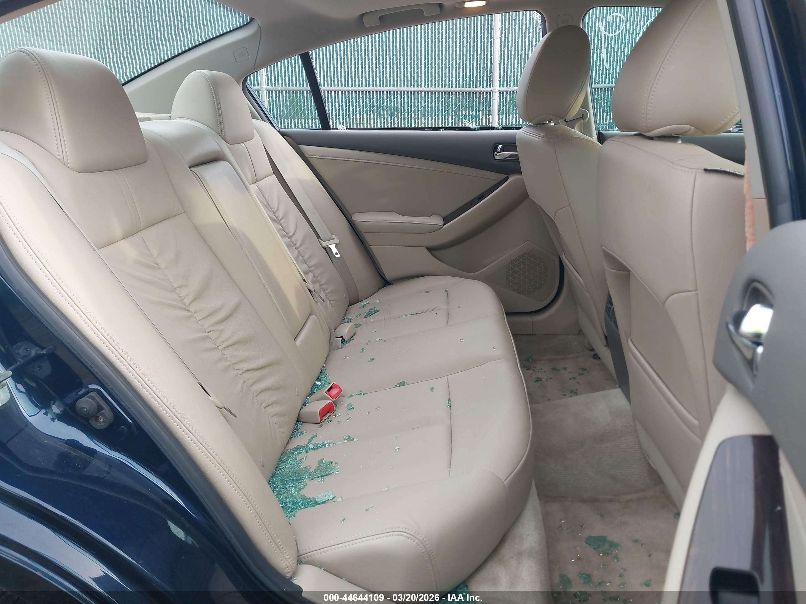 NISSAN ALTIMA image 8