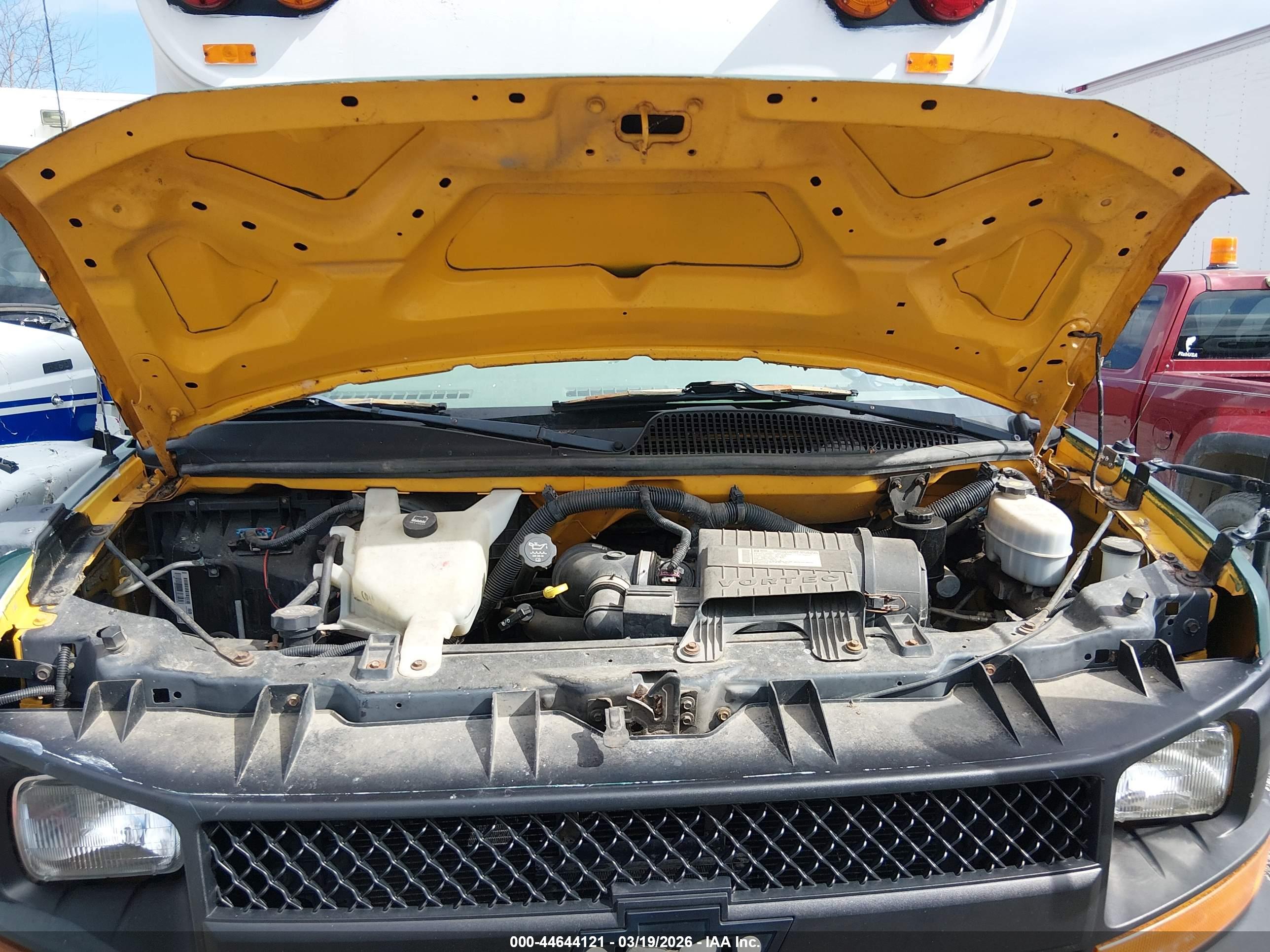 CHEVROLET EXPRESS image 10