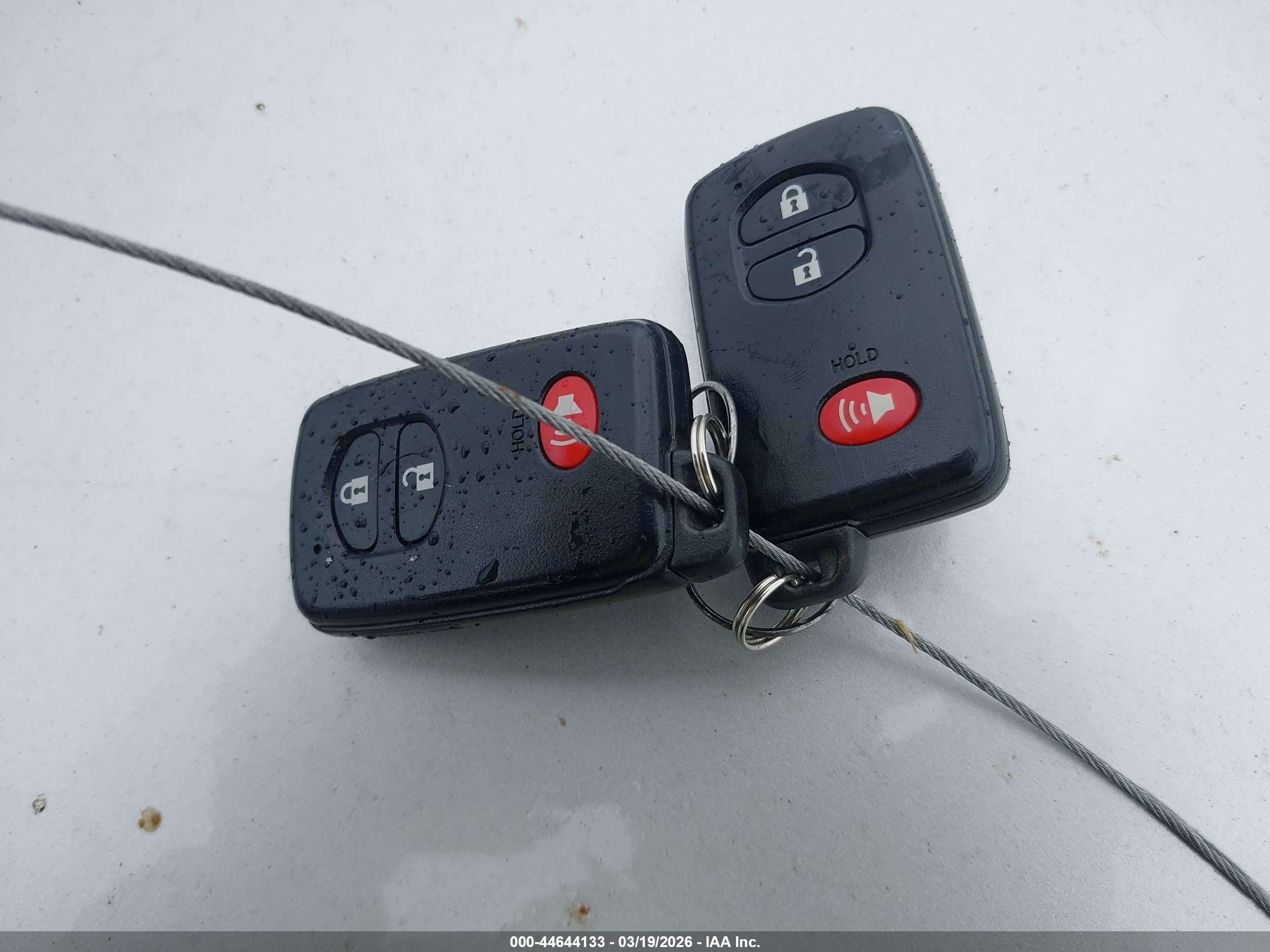 TOYOTA PRIUS image 11