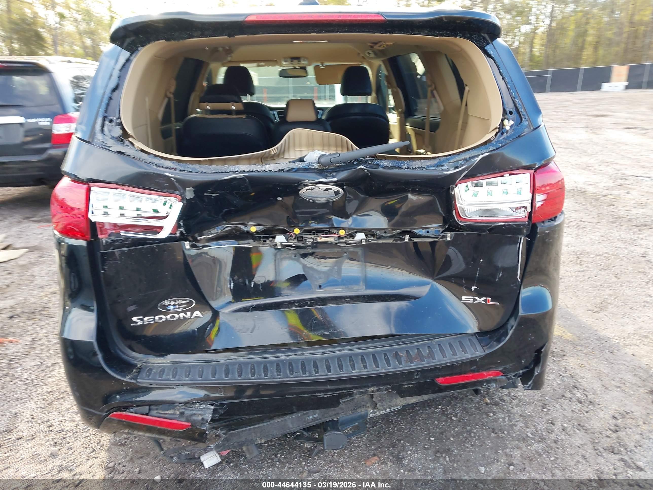 KIA SEDONA image 6