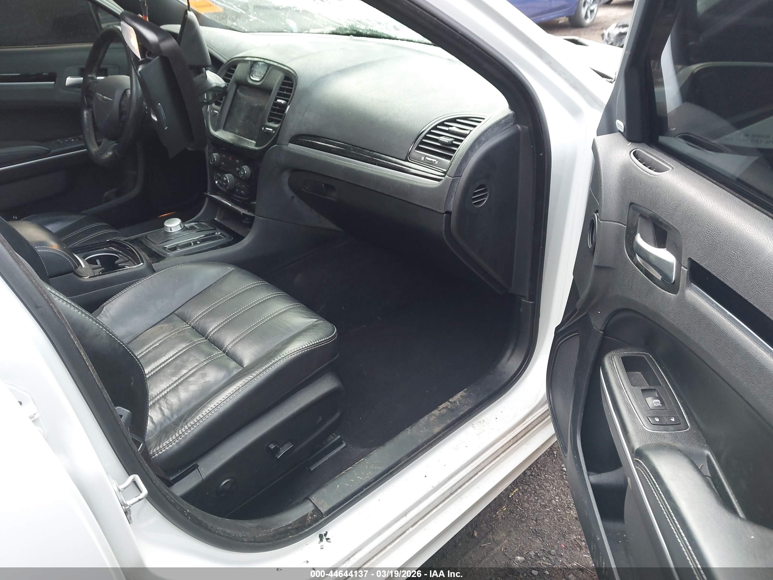 CHRYSLER 300 image 5