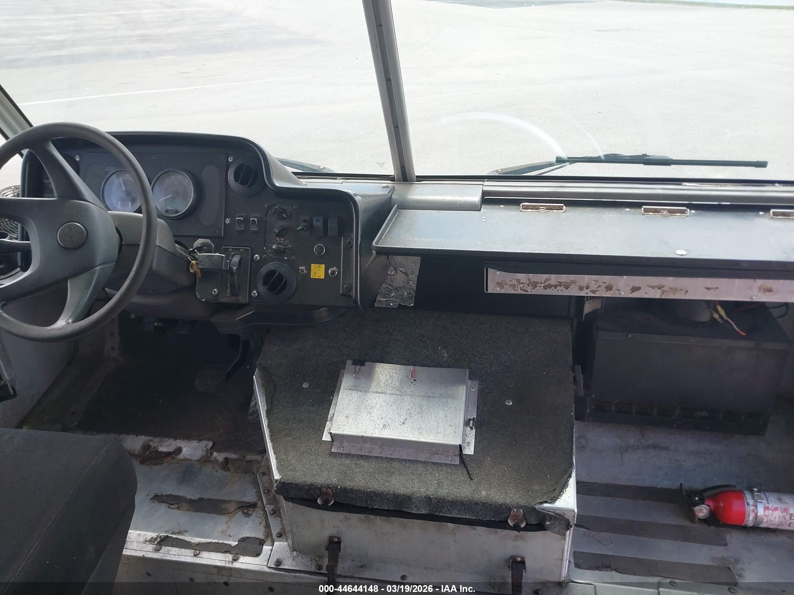 FREIGHTLINER CHASSIS image 8