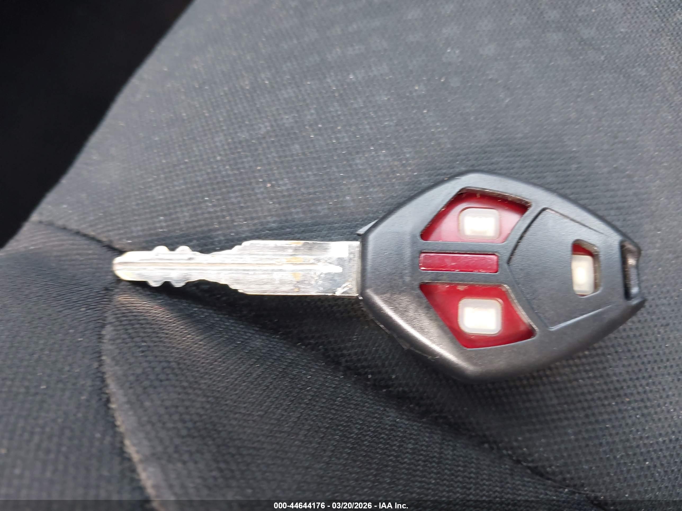 MITSUBISHI OUTLANDER image 11