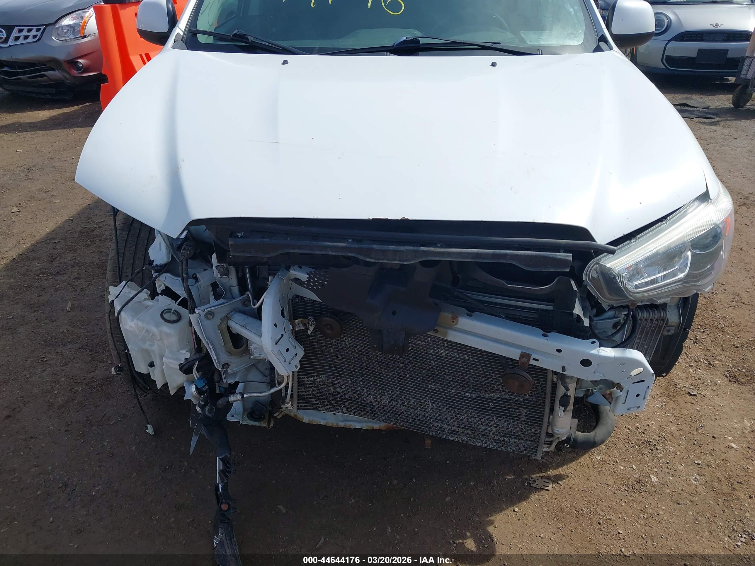 MITSUBISHI OUTLANDER image 6