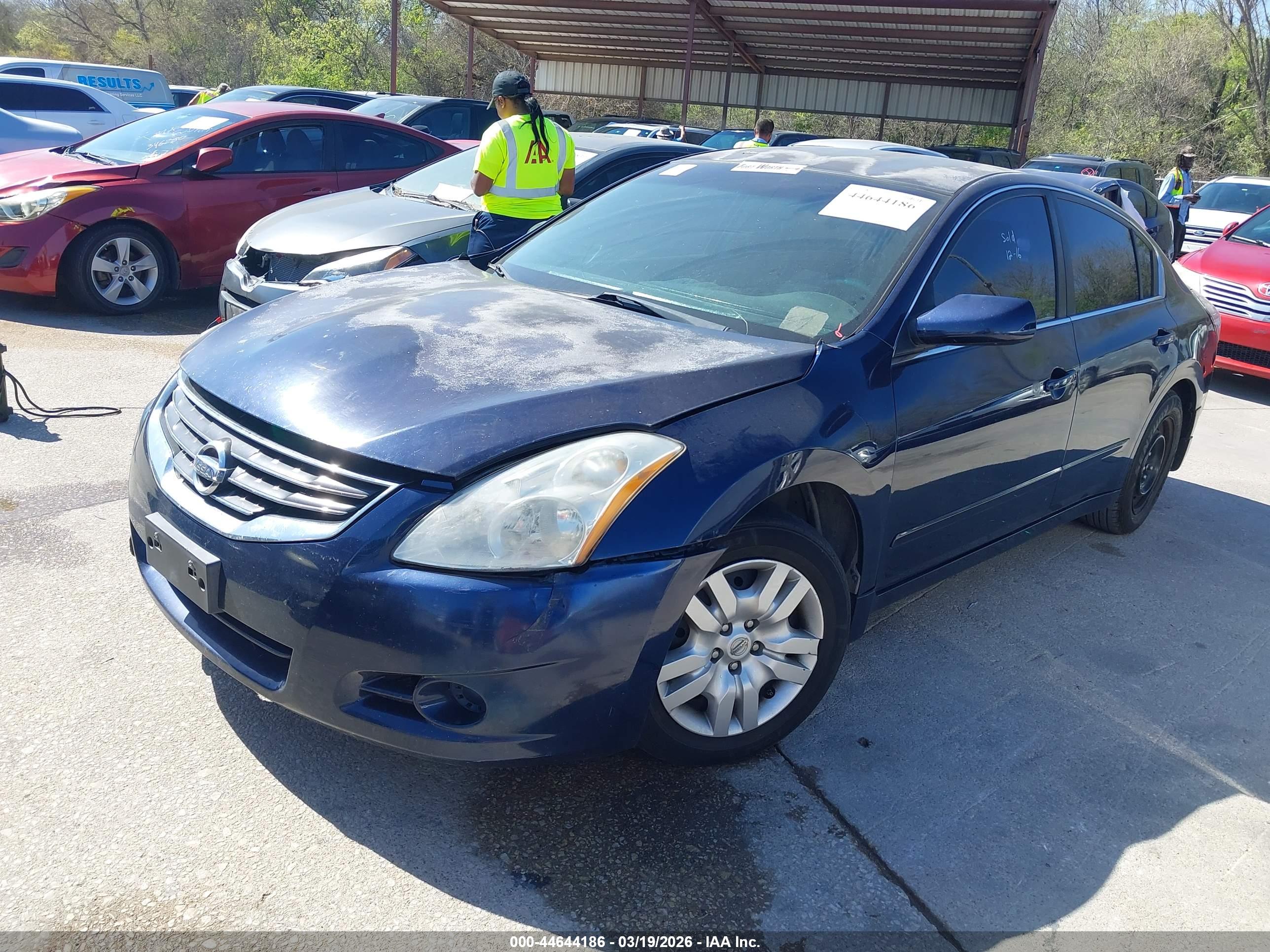 NISSAN ALTIMA image 2
