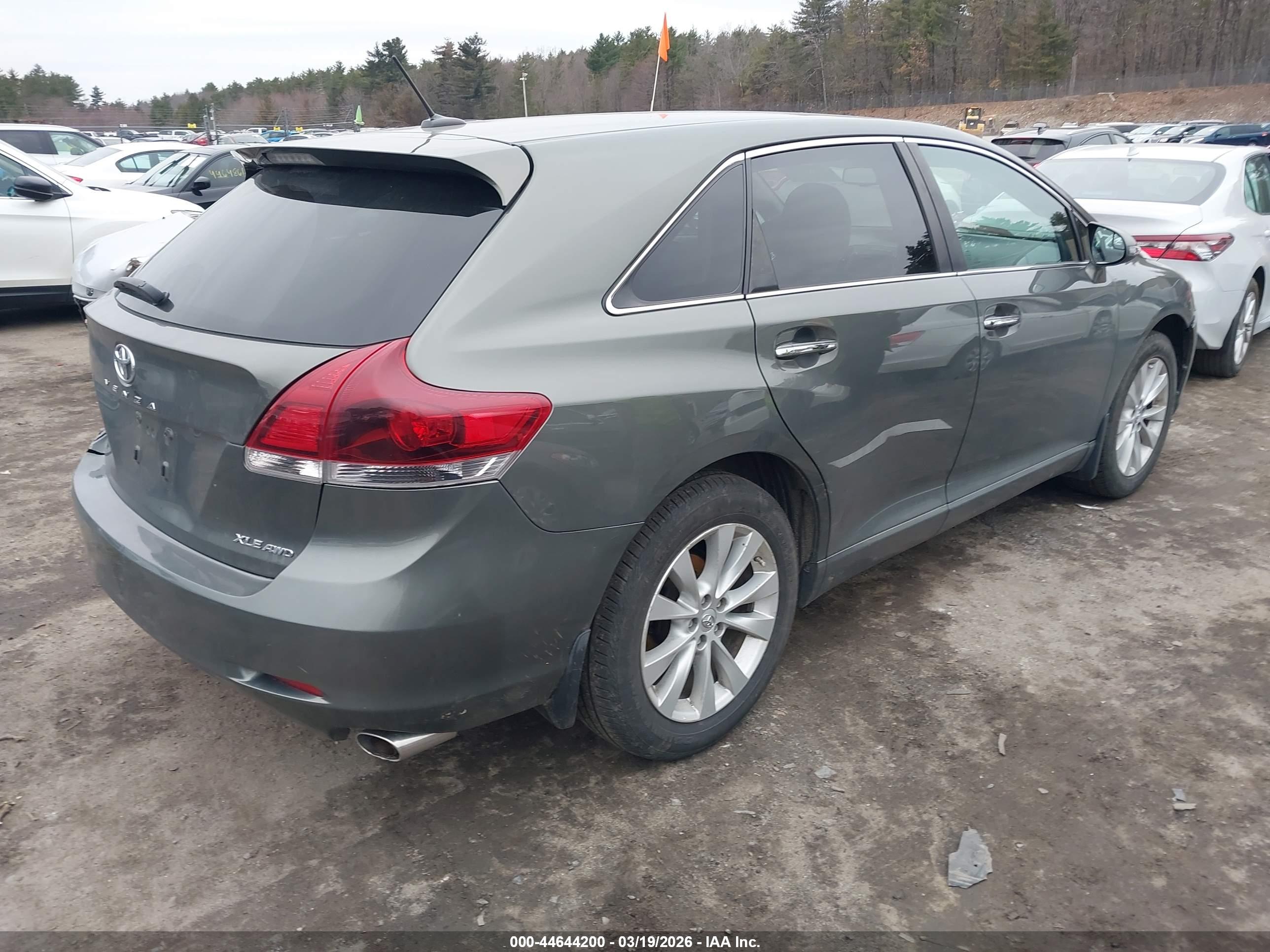 TOYOTA VENZA image 4