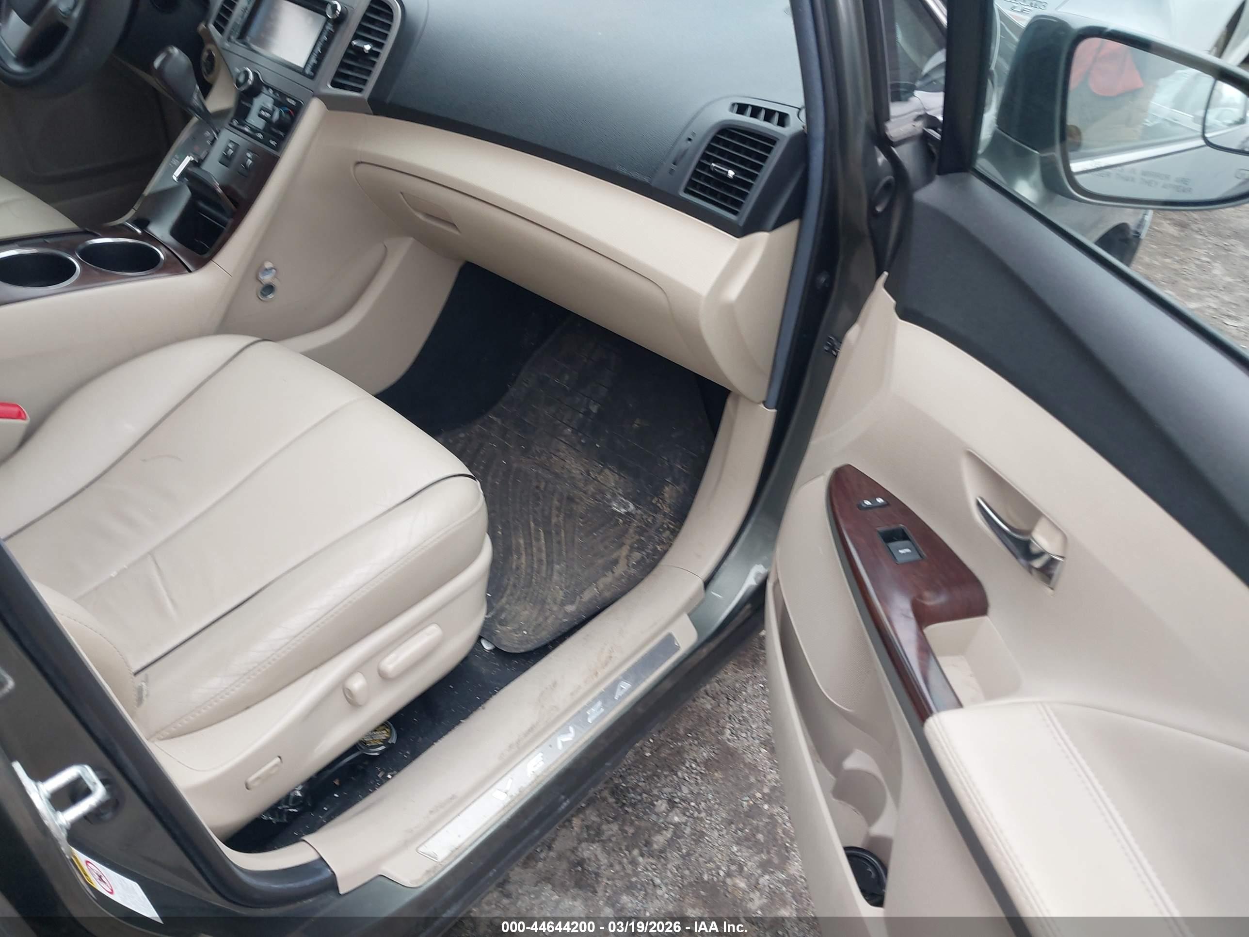 TOYOTA VENZA image 5