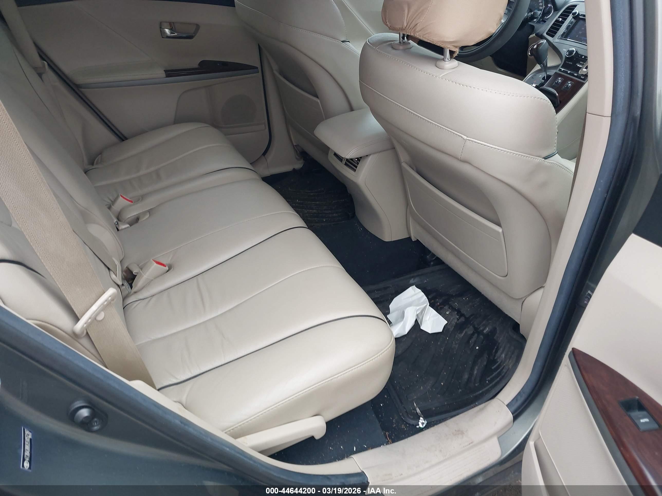 TOYOTA VENZA image 8