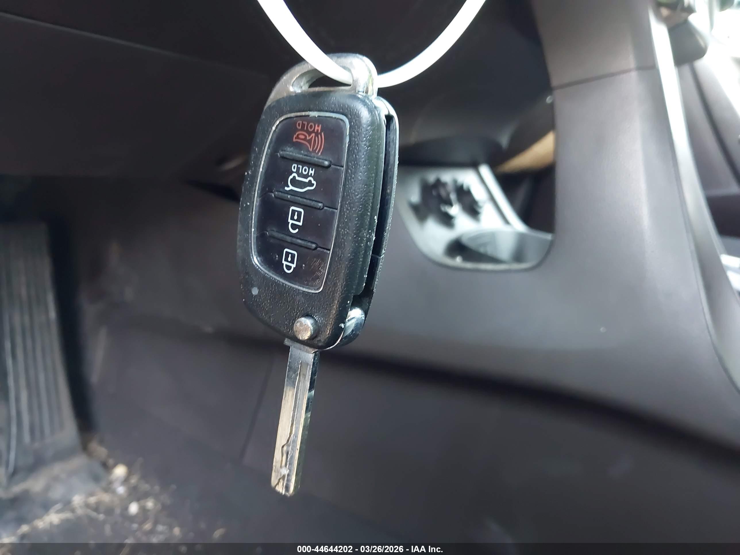 HYUNDAI SANTA image 11