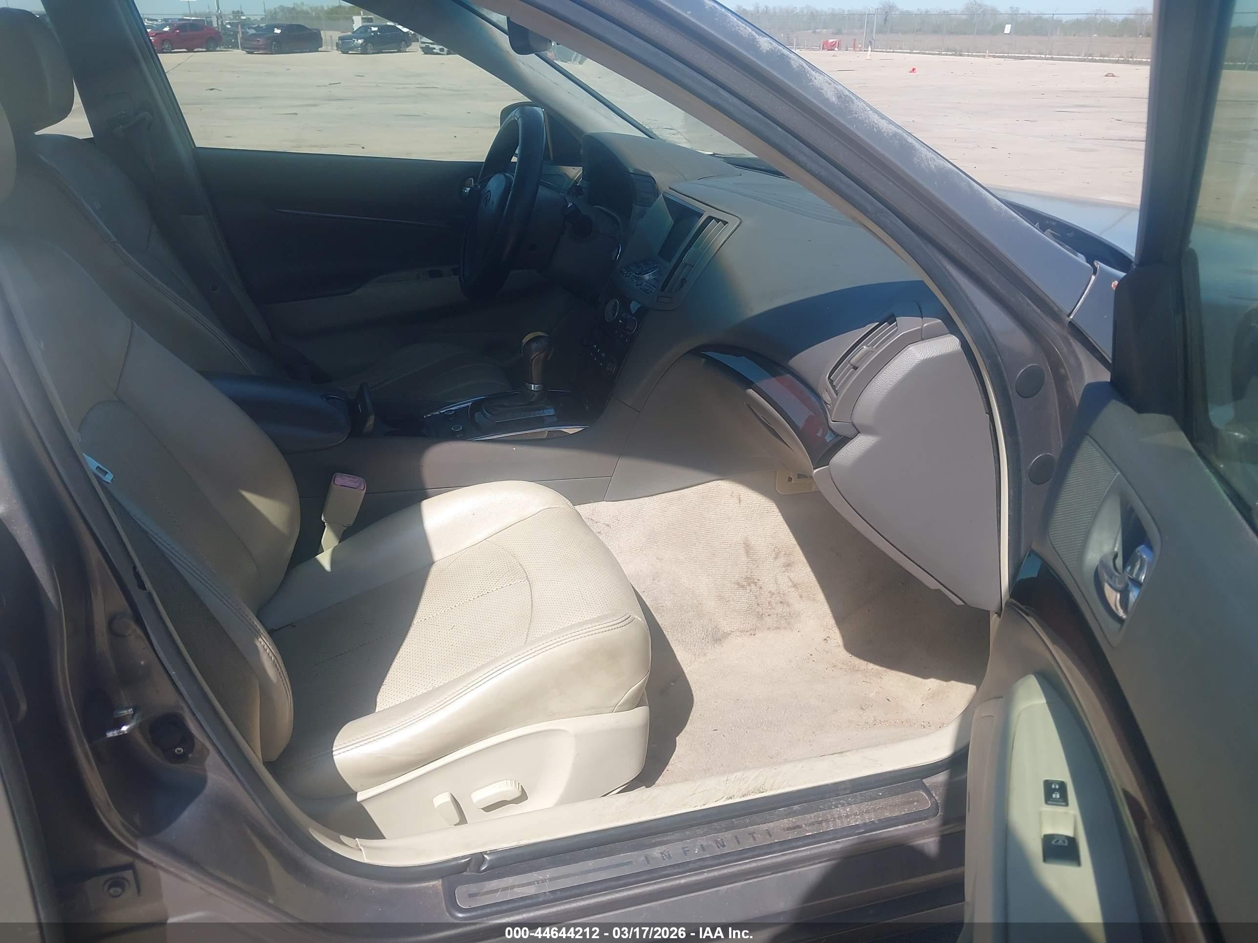 INFINITI G37 image 5