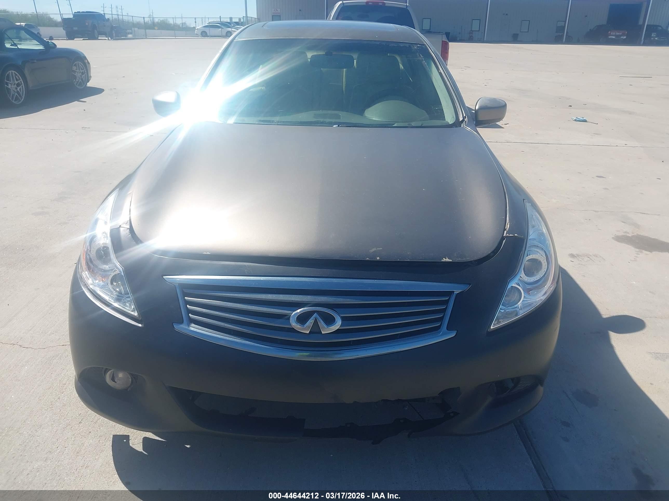 INFINITI G37 image 6