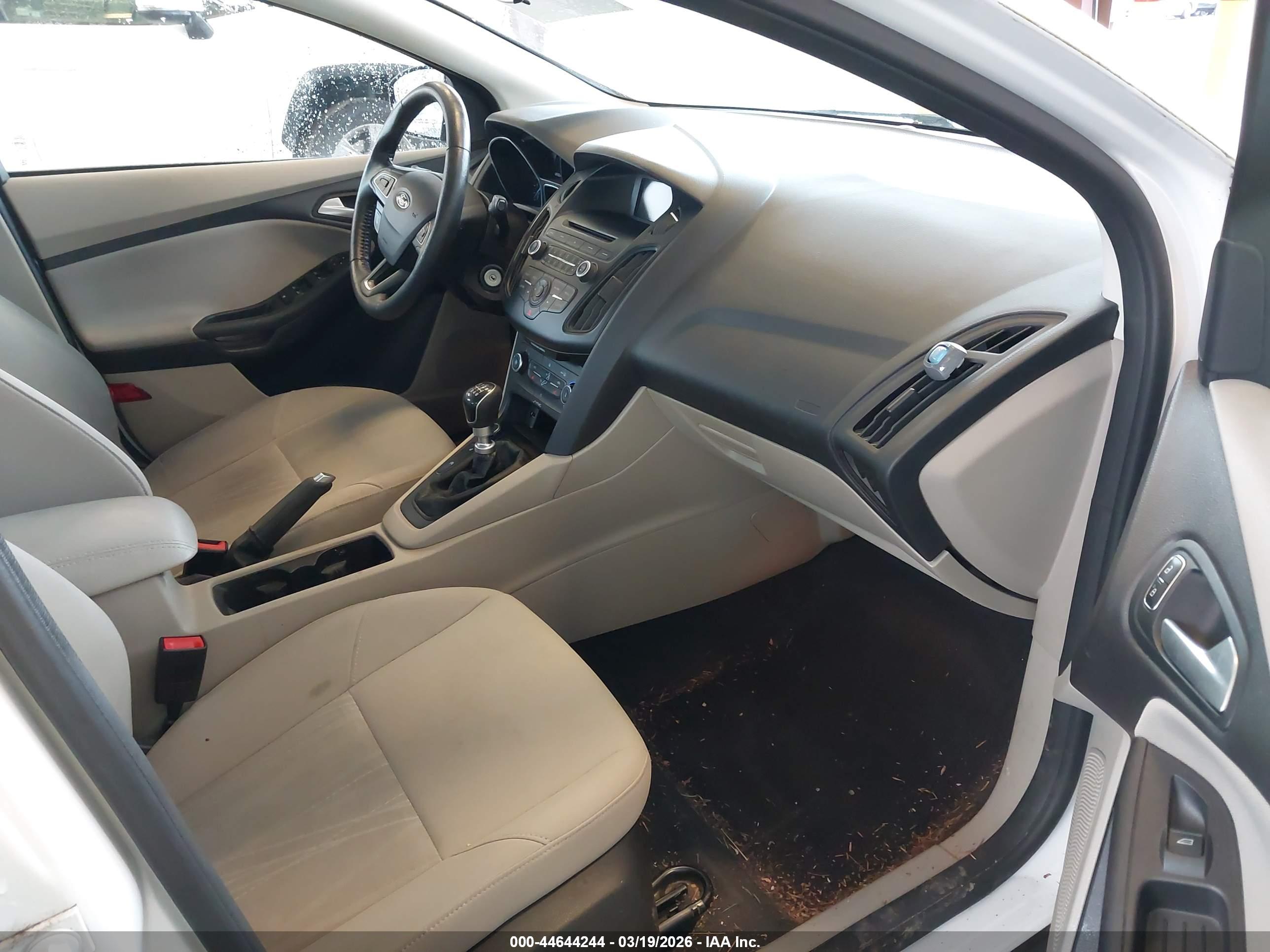 FORD FOCUS image 5
