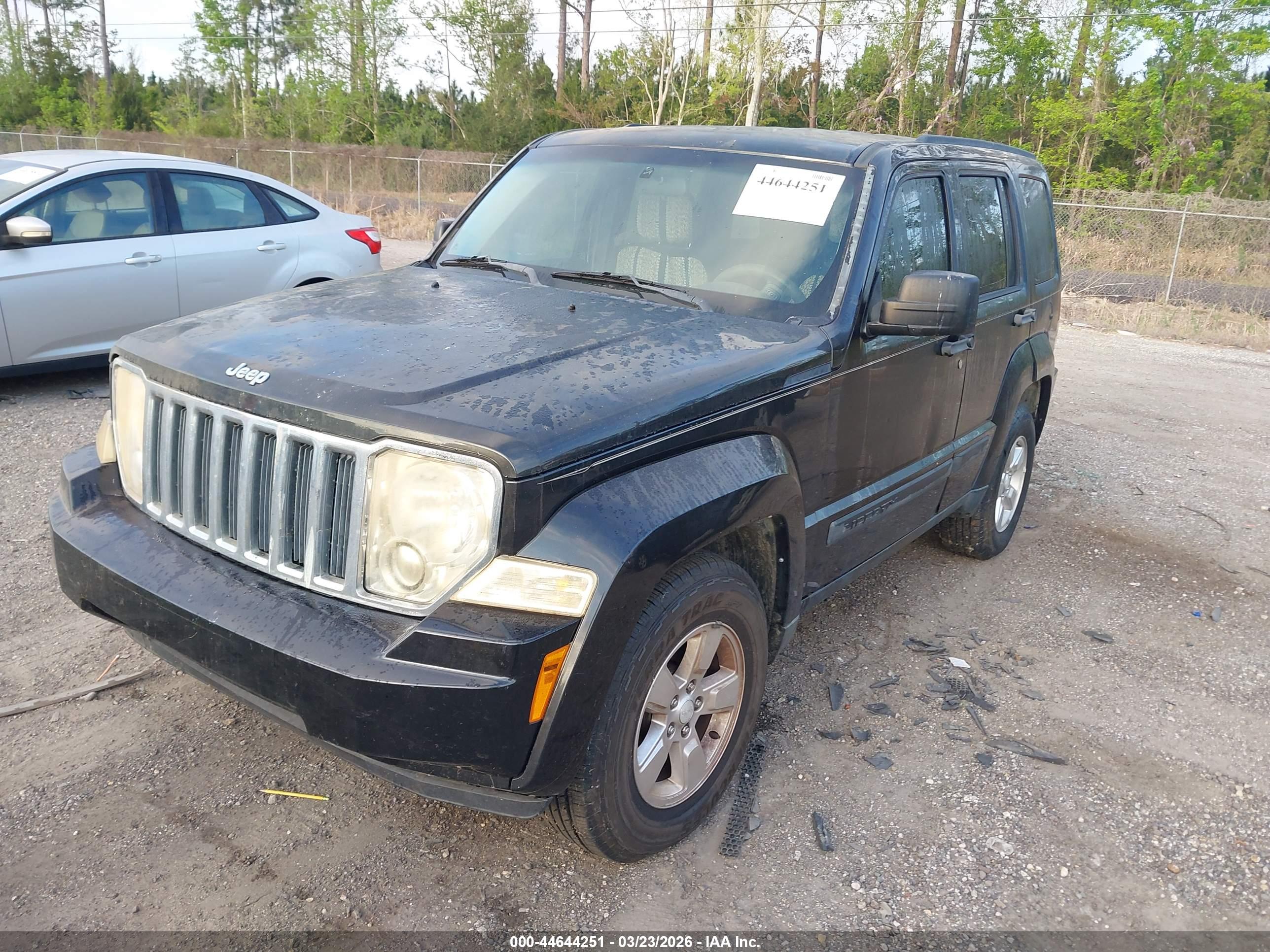JEEP LIBERTY image 2