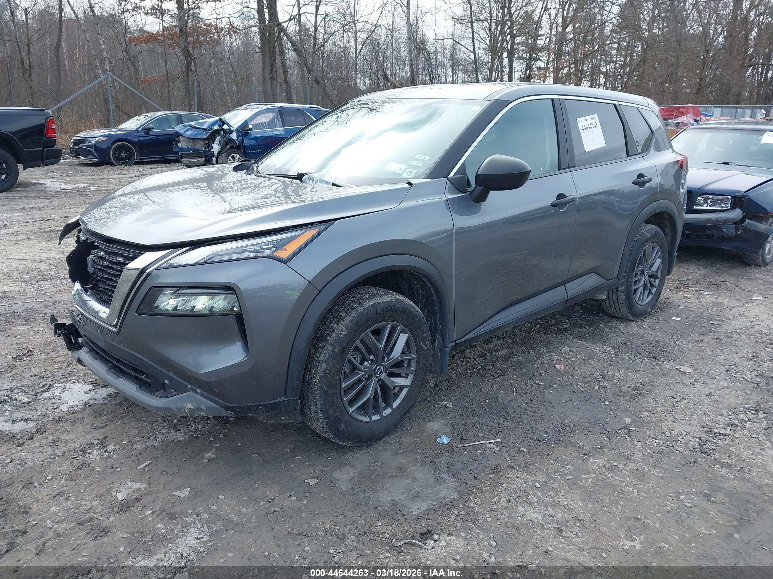 NISSAN ROGUE image 2