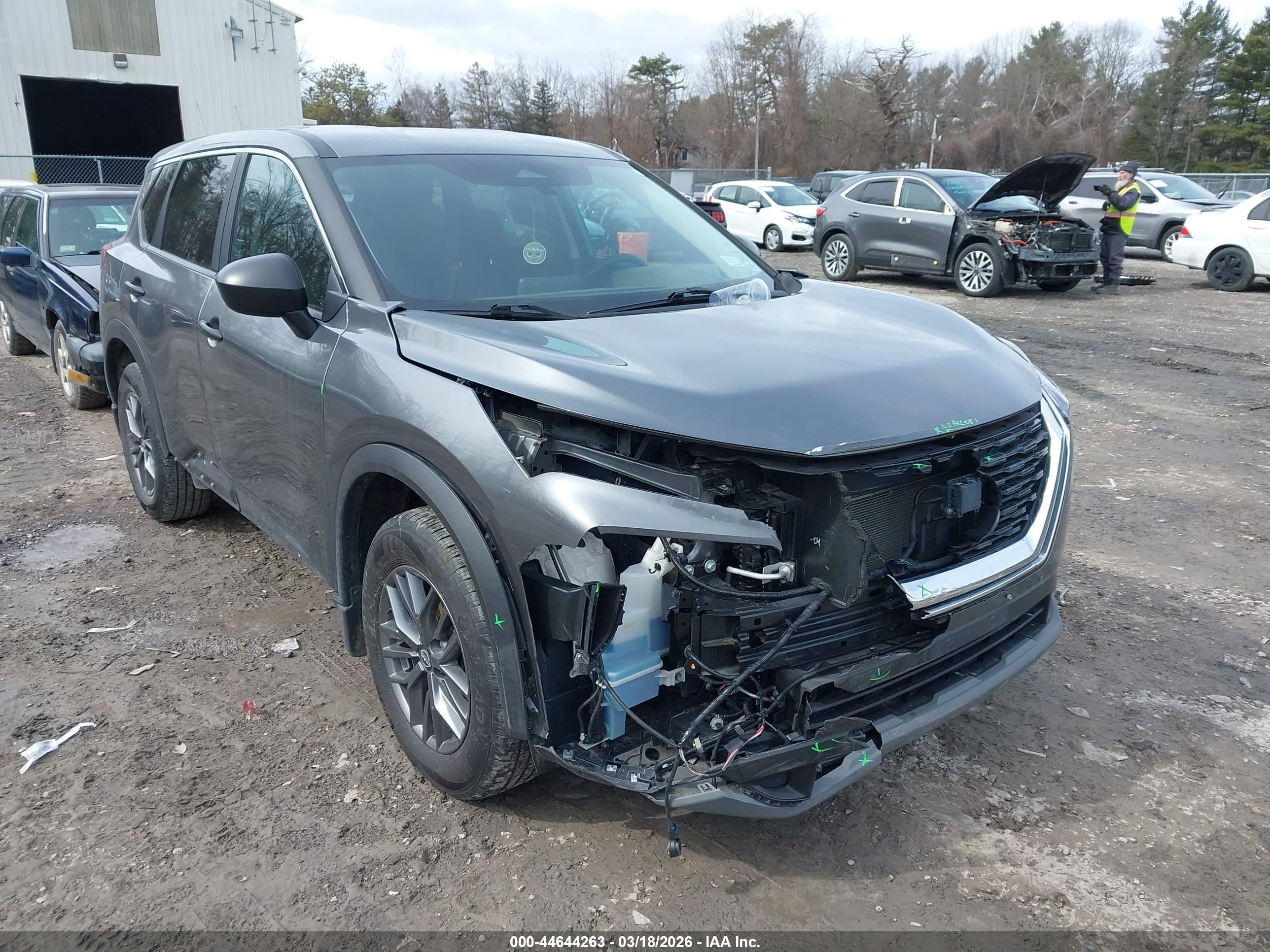 NISSAN ROGUE image 6
