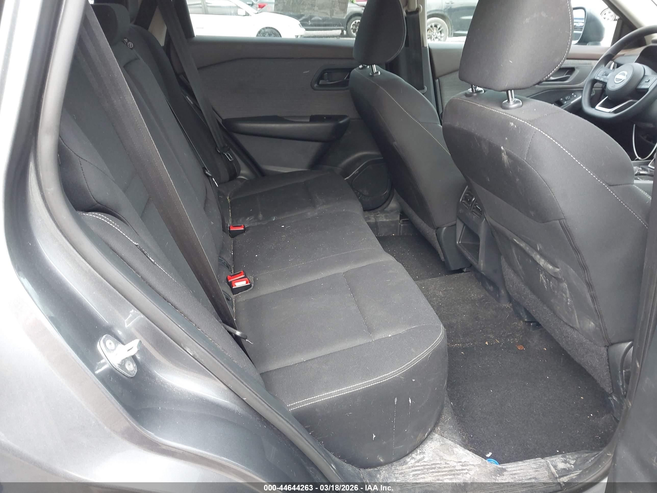 NISSAN ROGUE image 8