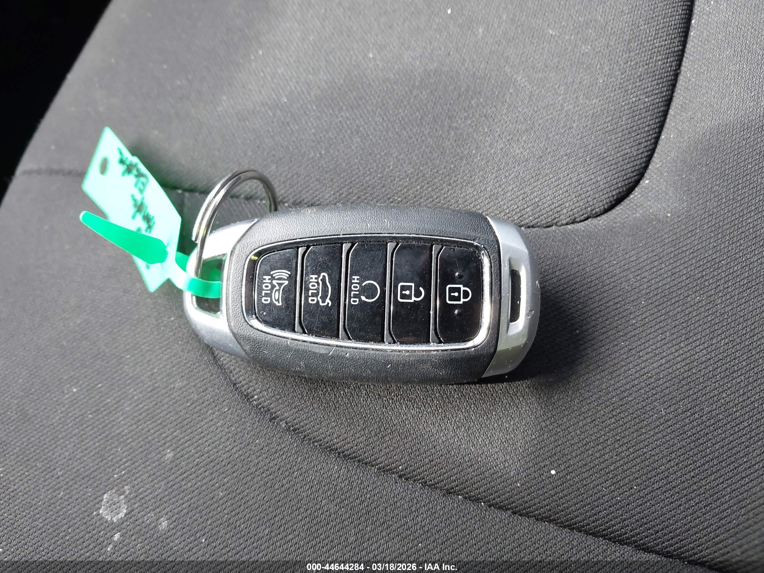 HYUNDAI ELANTRA image 11