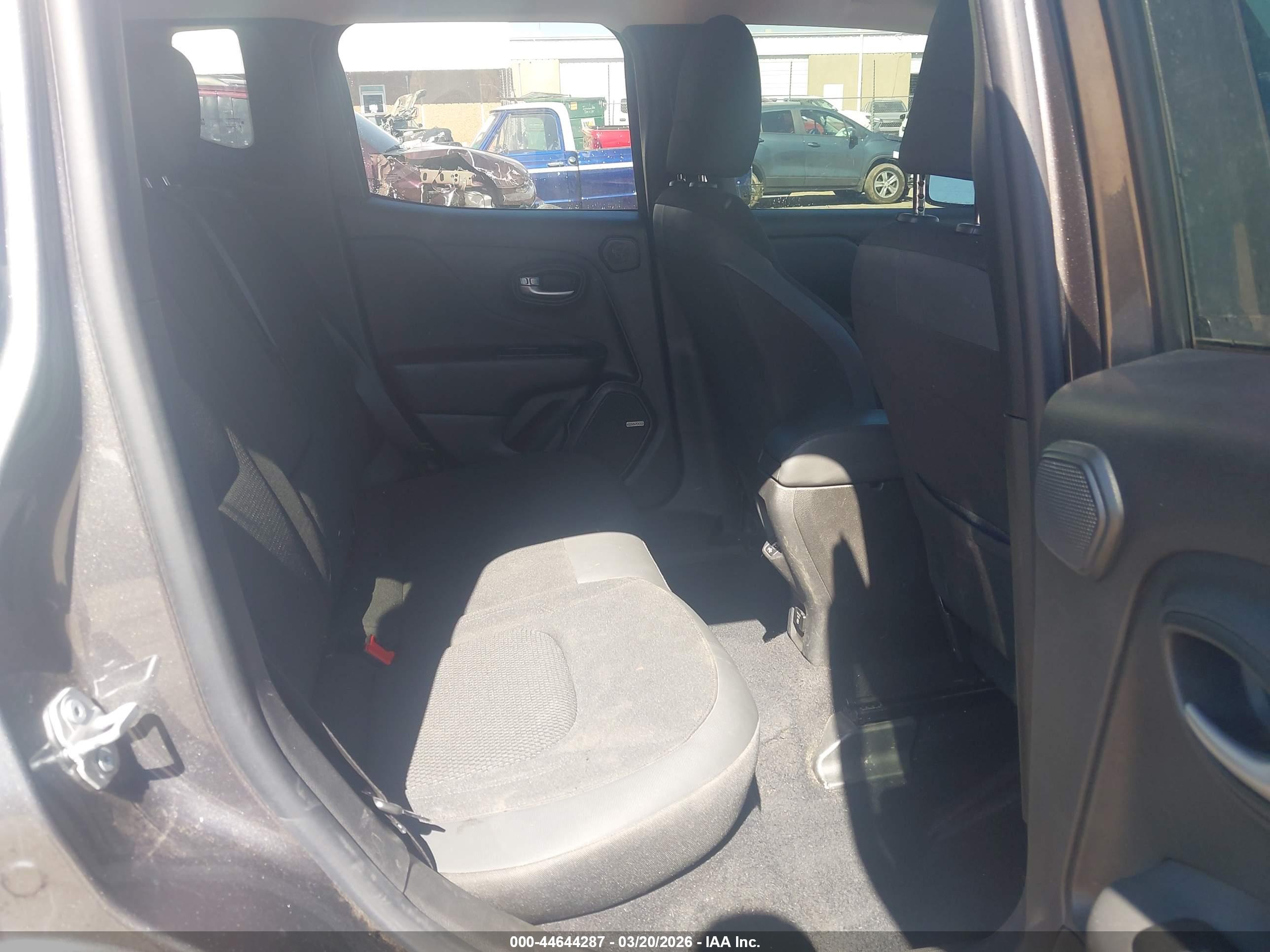 JEEP RENEGADE image 8